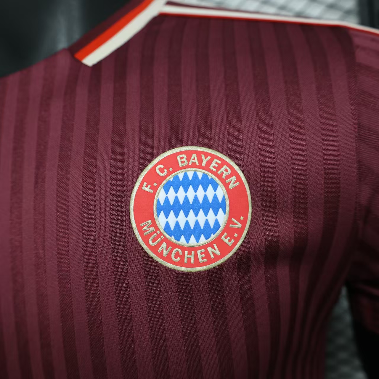 AlphaJersey-Bayern Munich 2025 Red Icon Retro Jersey - Player Version