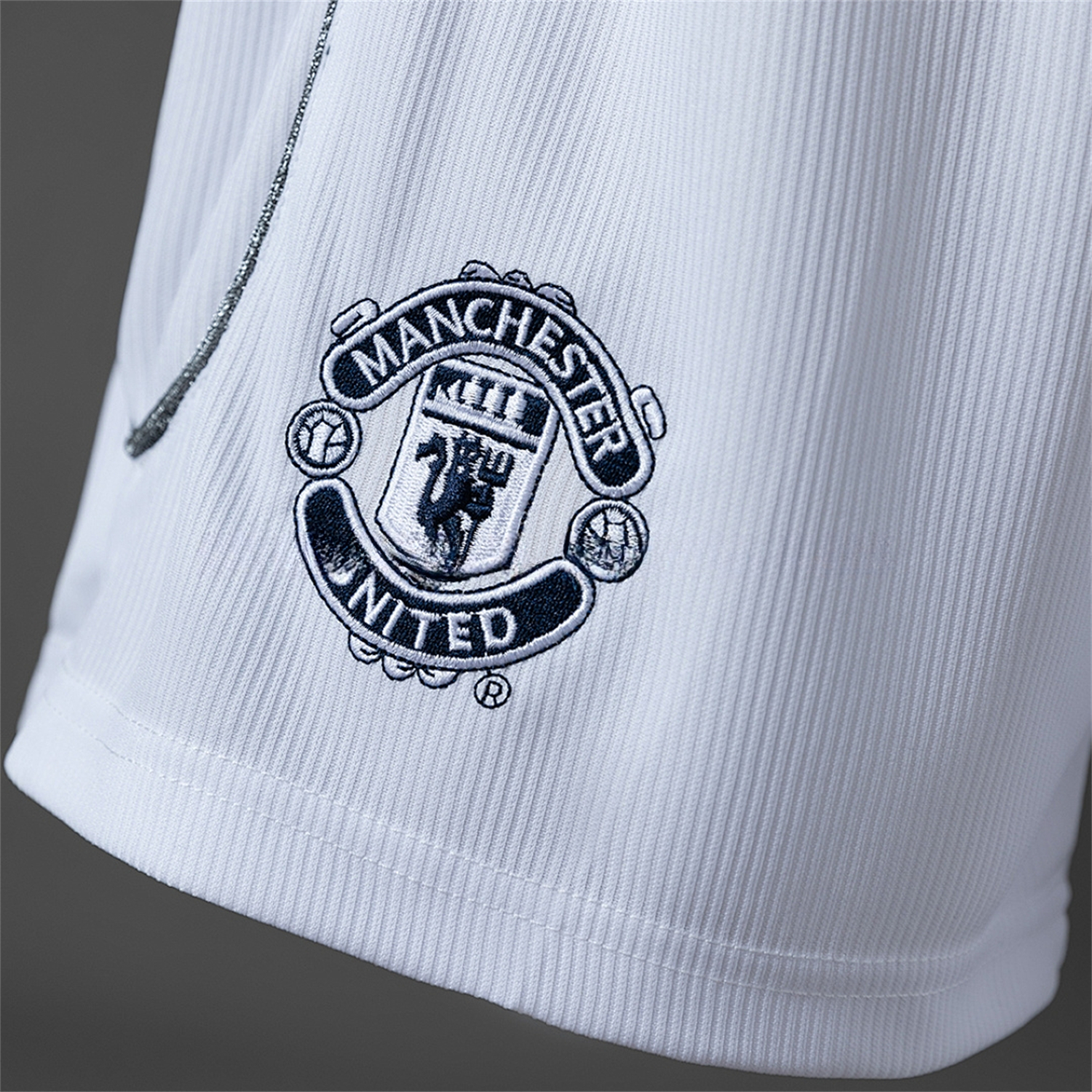 AlphaJersey-Retro Manchester United 1999-00 Home Shorts