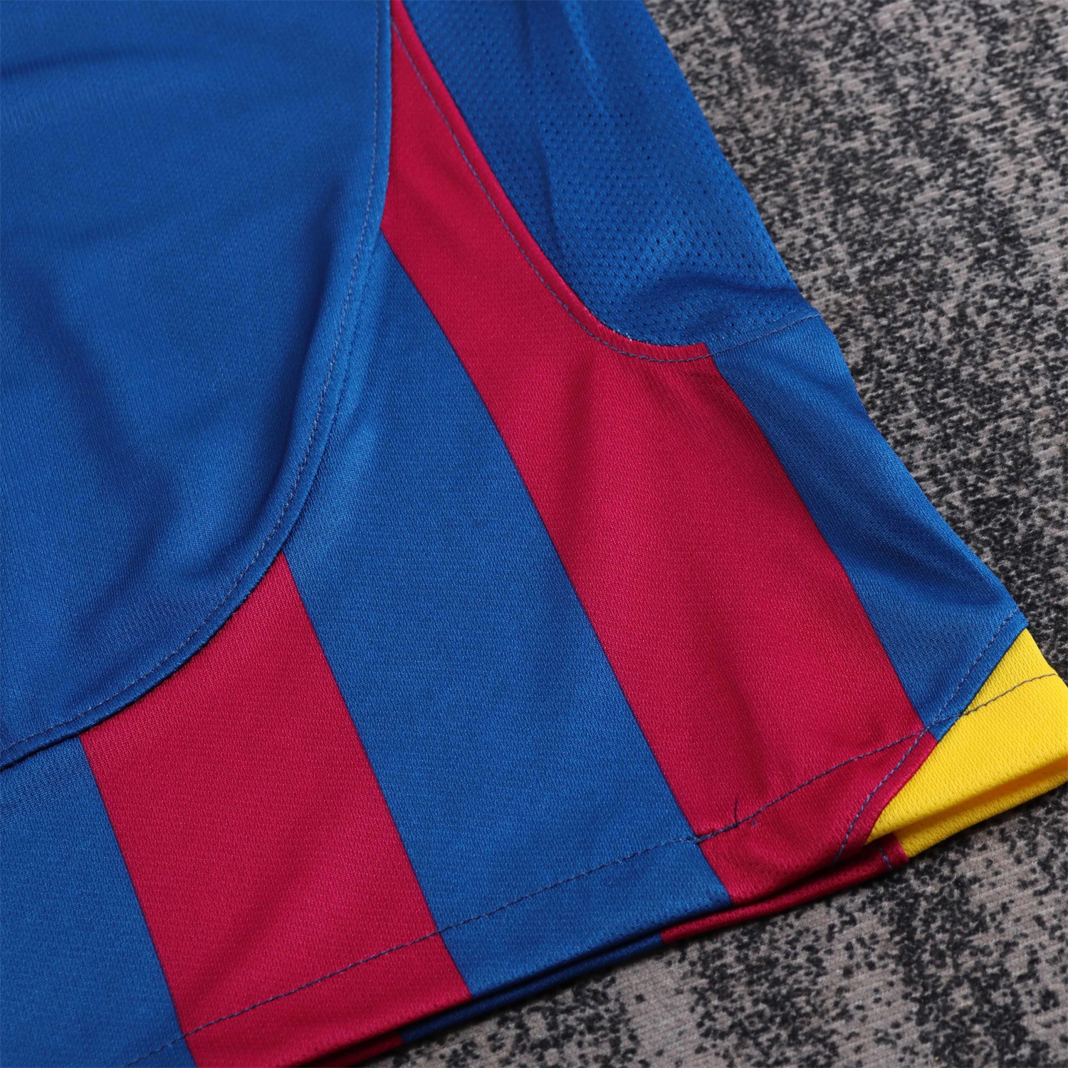 AlphaJersey-Retro Barcelona 2005-06 Home Stadium Kids Kit - Champions League Version