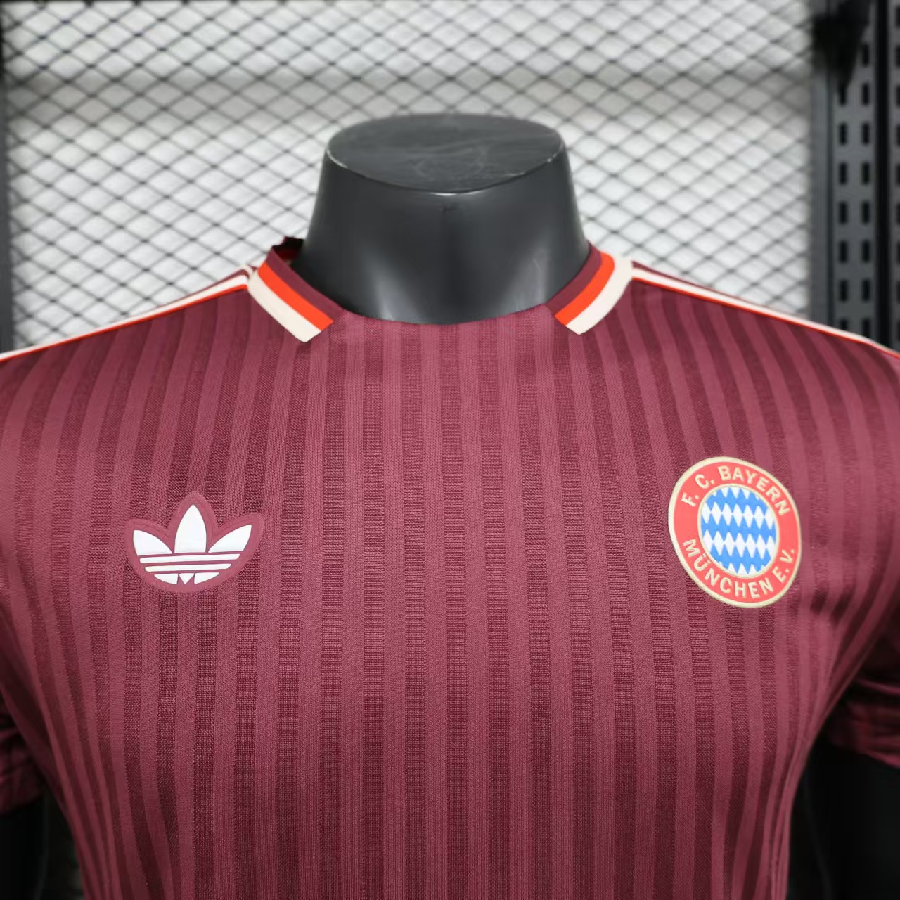 AlphaJersey-Bayern Munich 2025 Red Icon Retro Jersey - Player Version