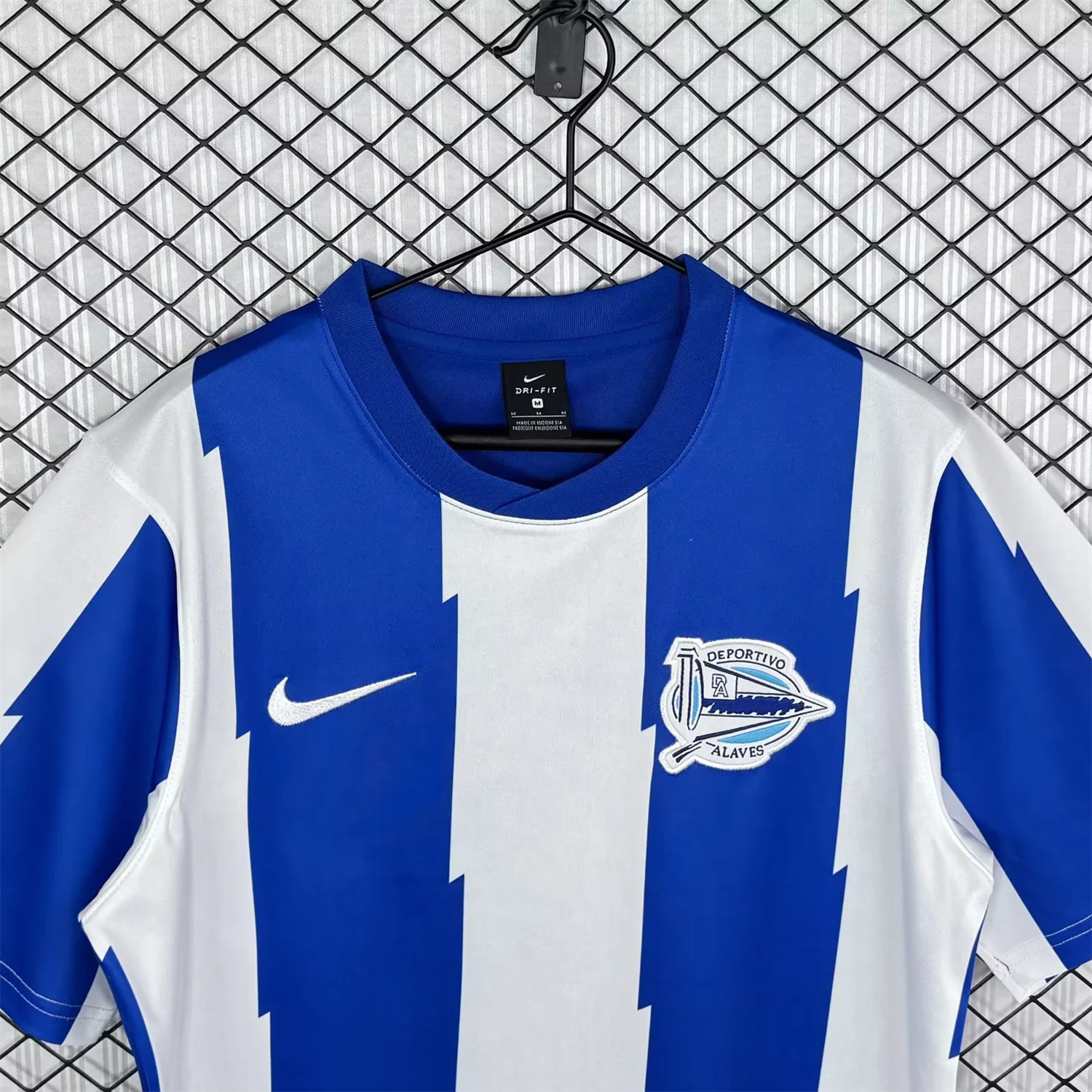 AlphaJersey-Retro Deportivo Alavés 2011-12 Home Jersey