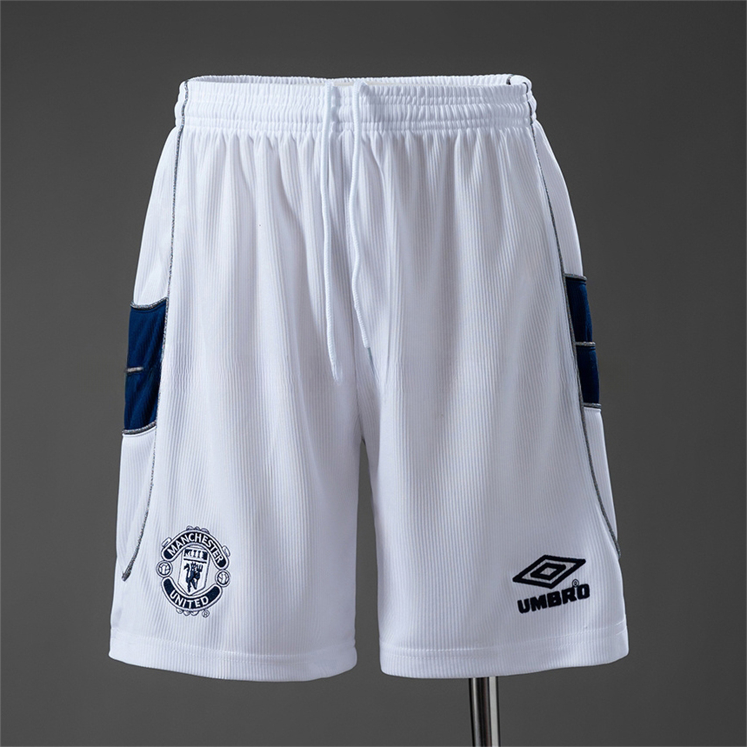AlphaJersey-Retro Manchester United 1999-00 Home Shorts