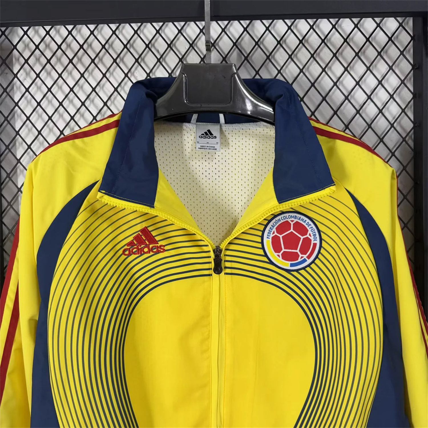 AlphaJersey-Colombia 2026 Retro Style Windbreaker Jacket - Yellow