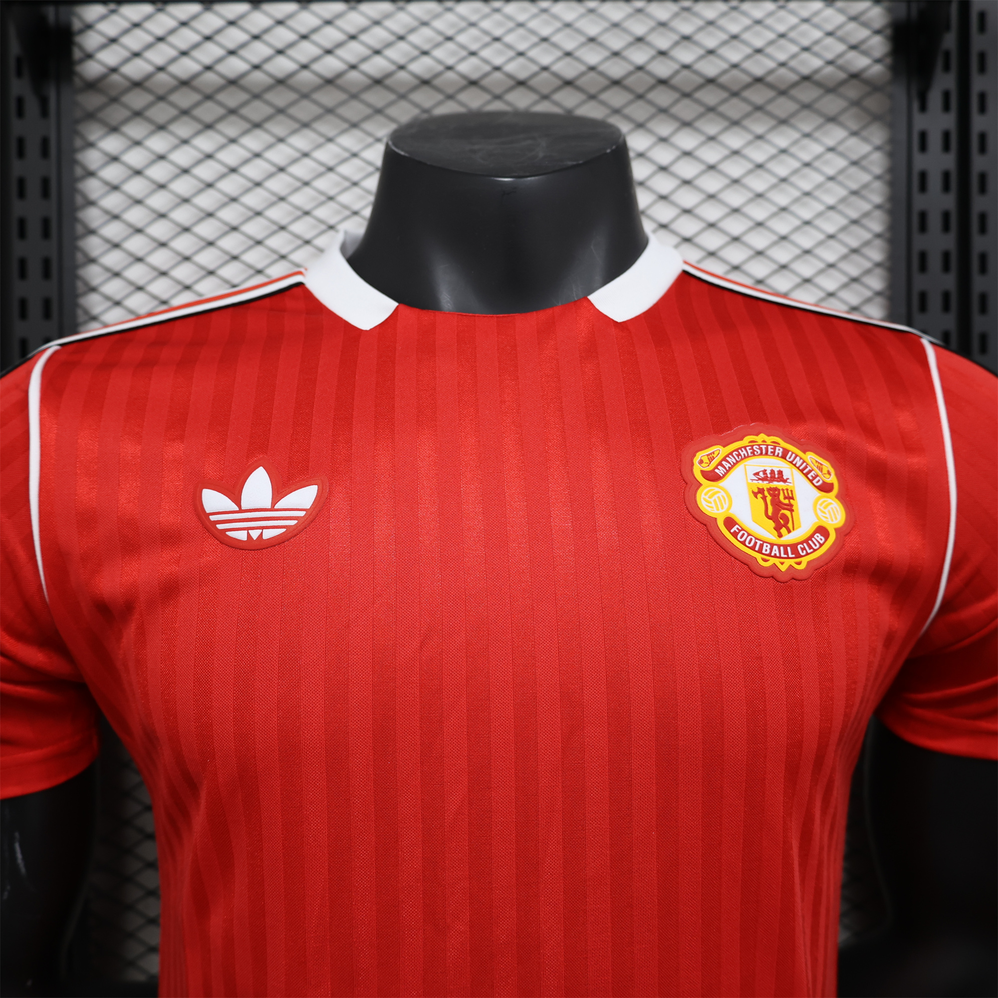 AlphaJersey-Manchester United 2025 Red Icon Retro Jersey - Player Version