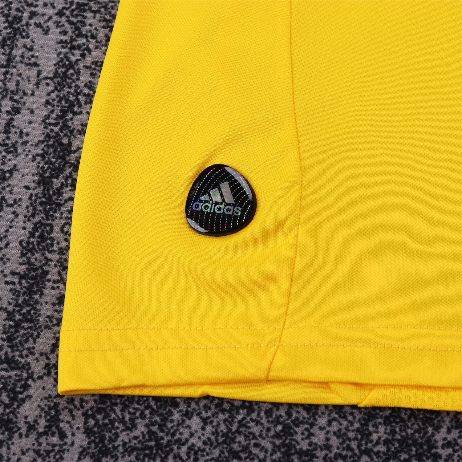 AlphaJersey-Retro Real Madrid 2011-12 Yellow Goalkeeper Kids Kit