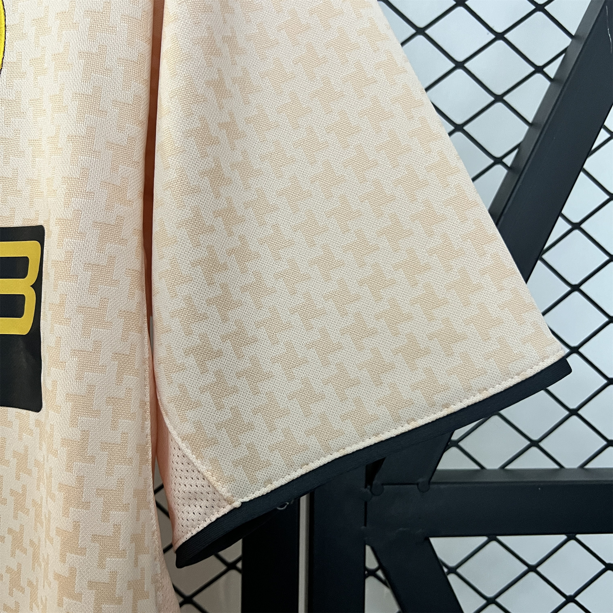 AlphaJersey-Retro Juventus 2003-04 Away Jersey
