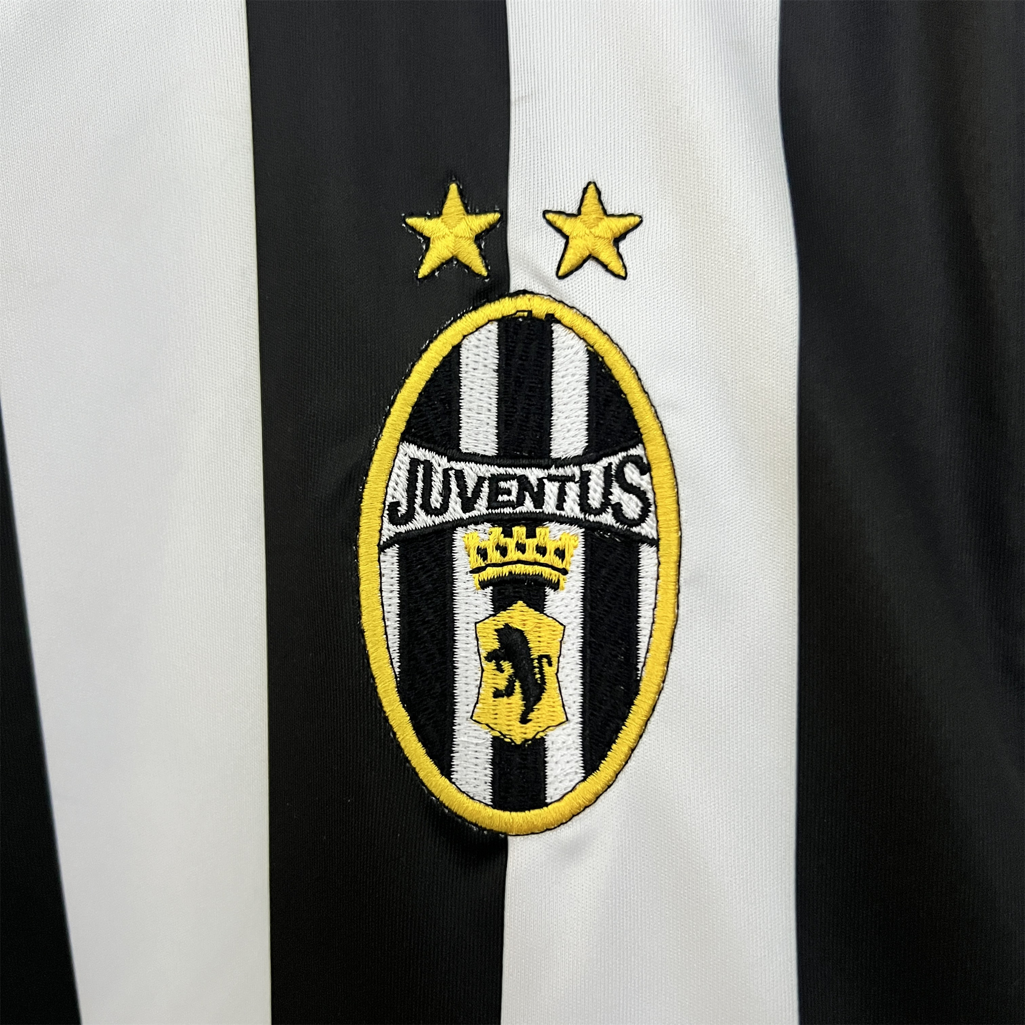 AlphaJersey-Retro Juventus 2003-04 Home Jersey