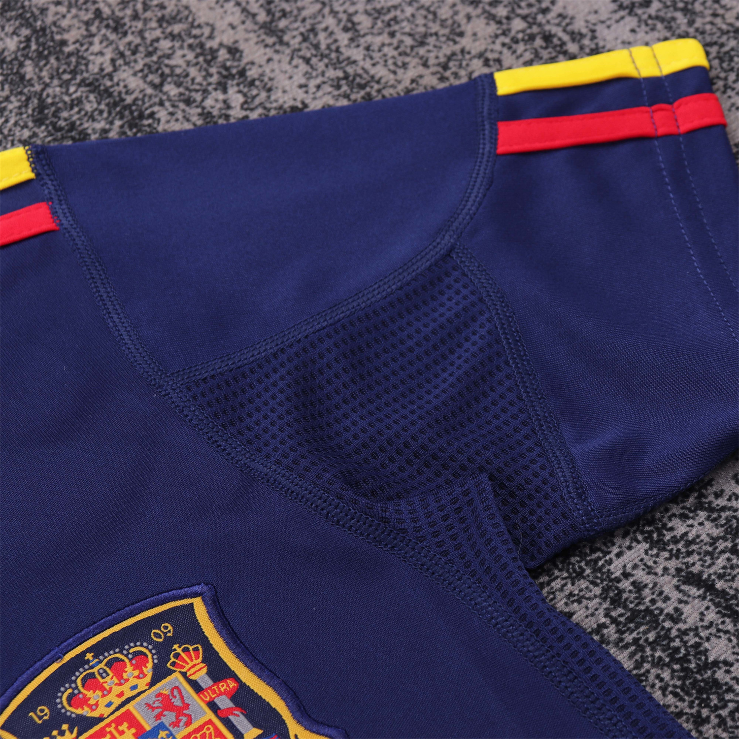 AlphaJersey-Retro Spain 2010 Away Kids Kit