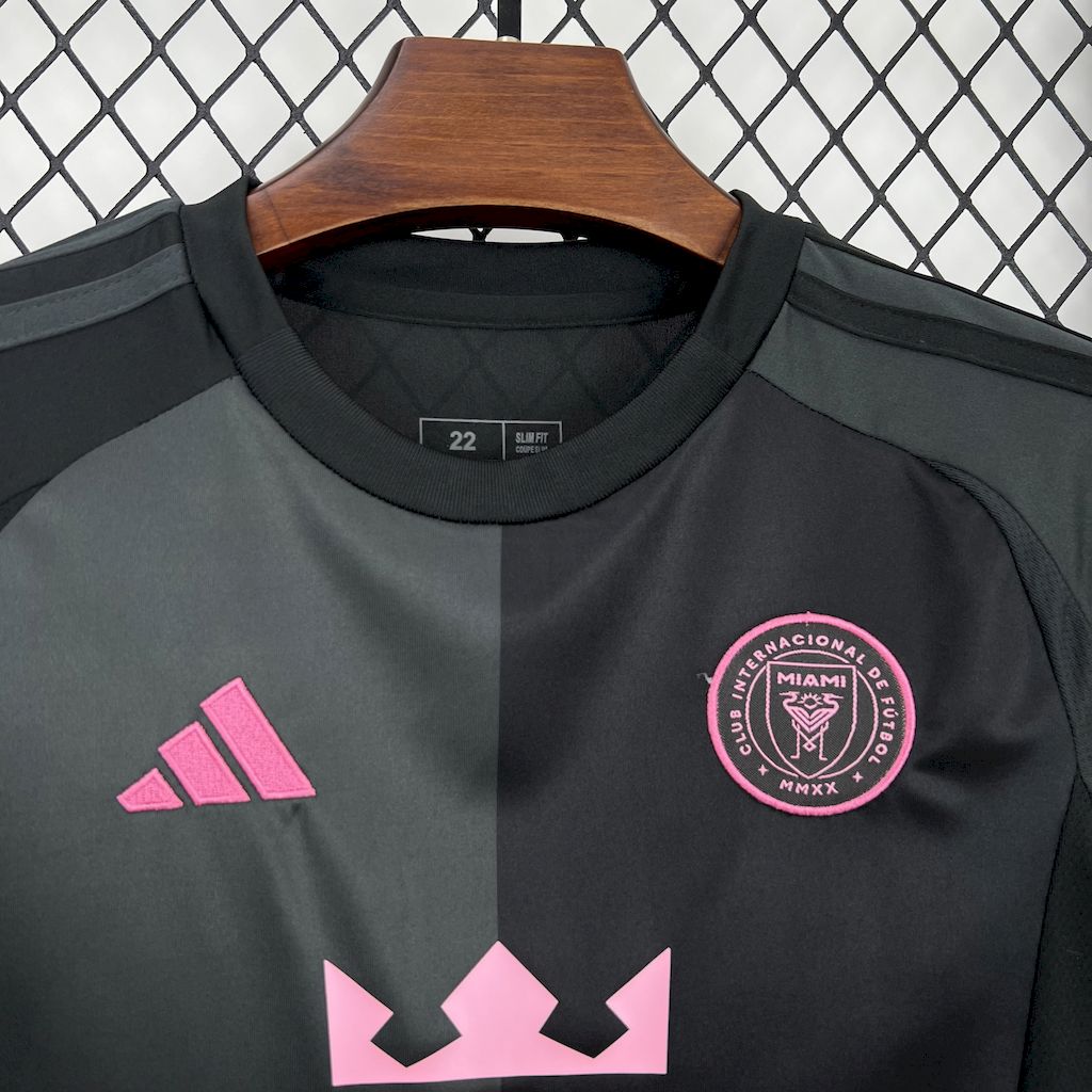 AlphaJersey-INT M.A.M 2025 Away Kids Kit