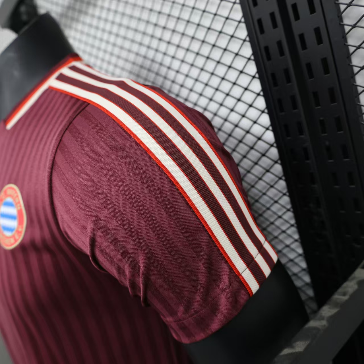 AlphaJersey-Bayern Munich 2025 Red Icon Retro Jersey - Player Version