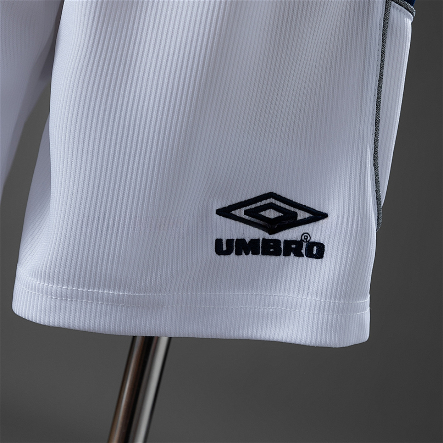 AlphaJersey-Retro Manchester United 1999-00 Home Shorts