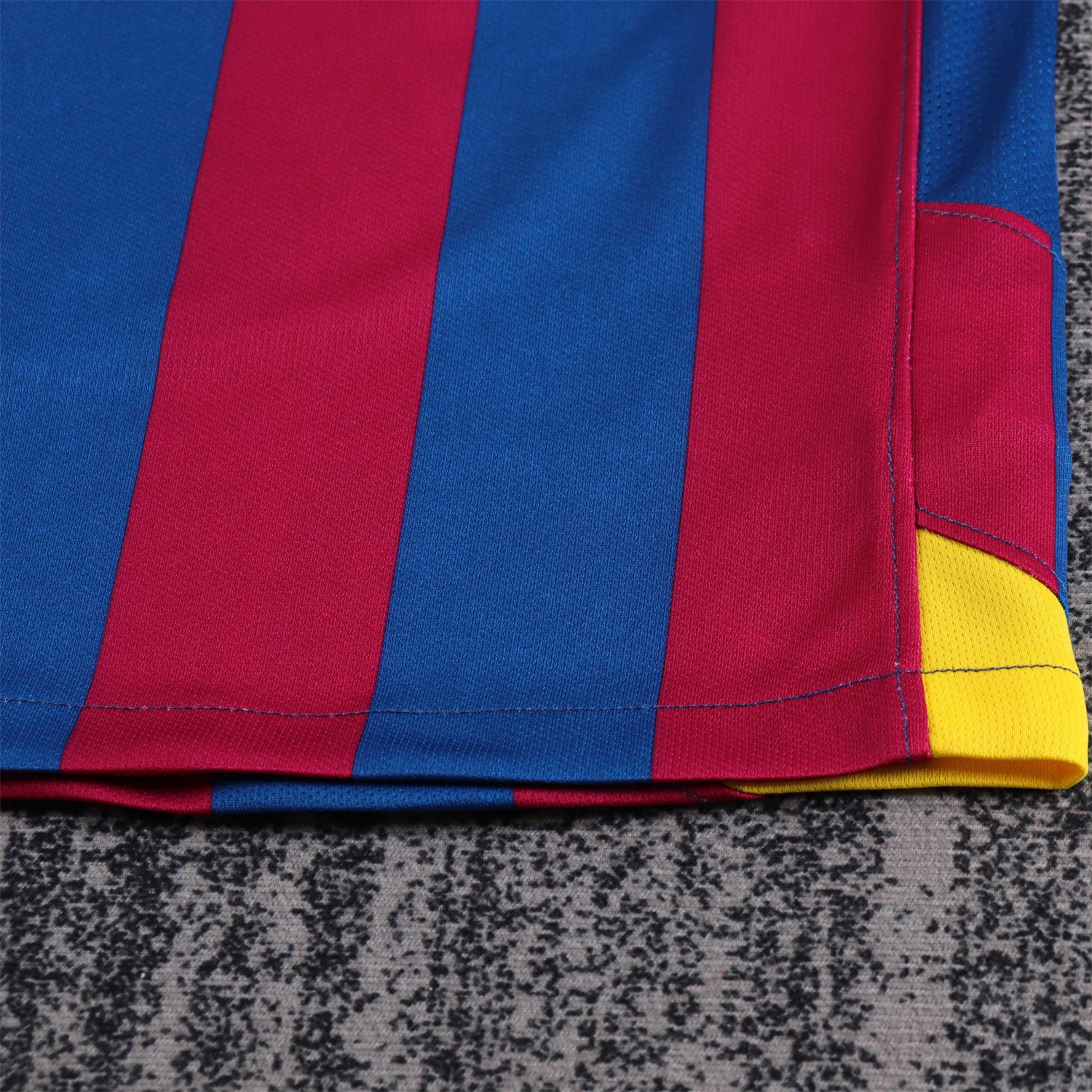 AlphaJersey-Retro Barcelona 2005-06 Home Stadium Kids Kit - Champions League Version