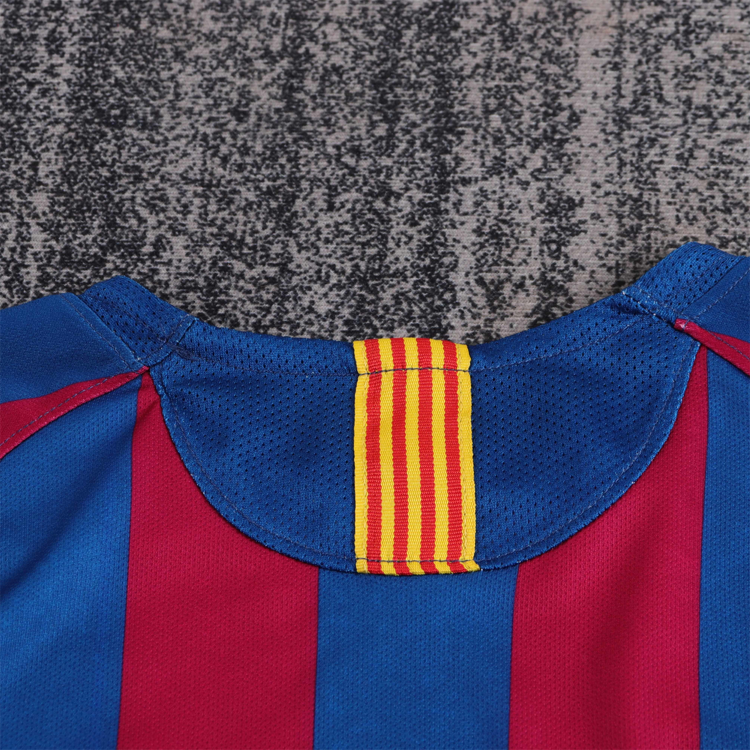 AlphaJersey-Retro Barcelona 2005-06 Home Stadium Kids Kit - Champions League Version