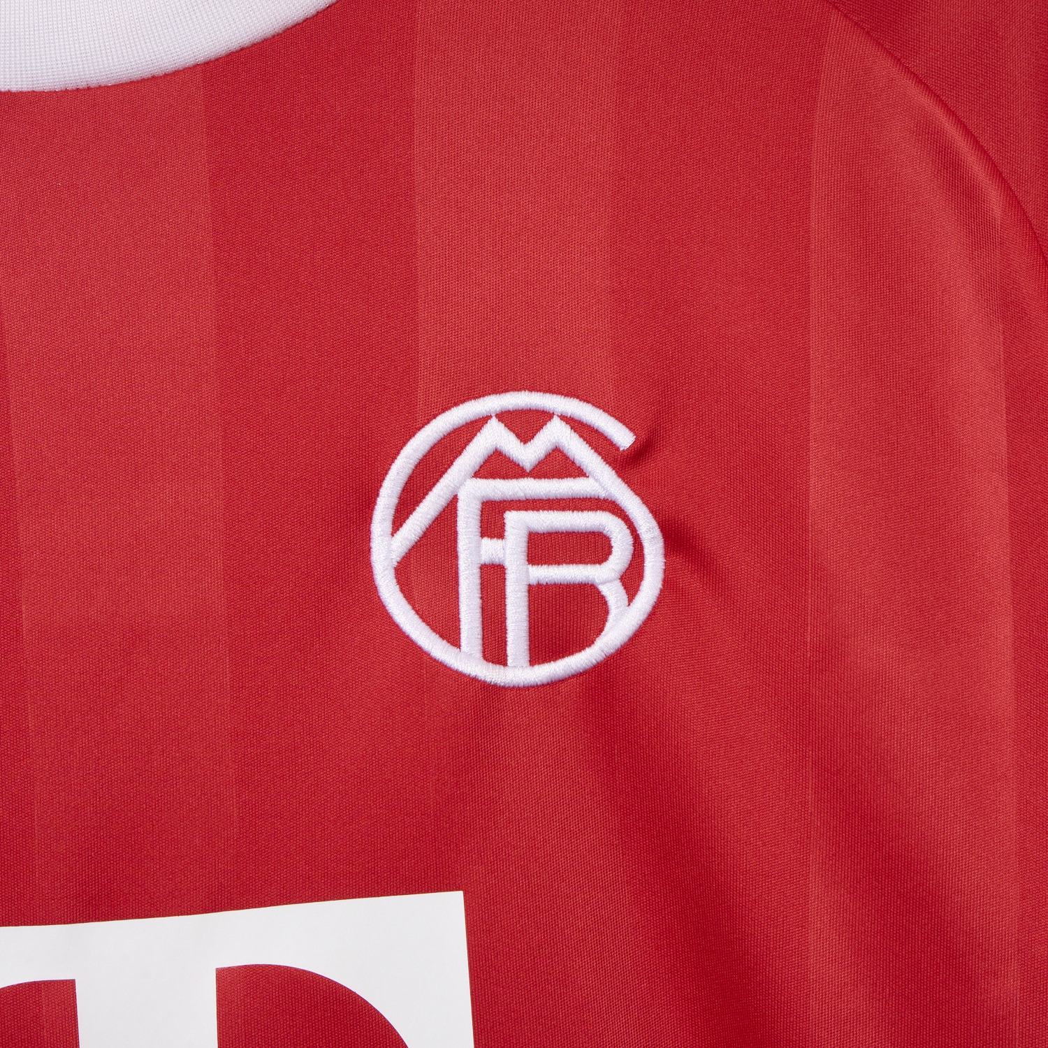 AlphaJersey-Bayern Munich 25-26 Red Trefoil Goalkeeper Jersey - Fans Version