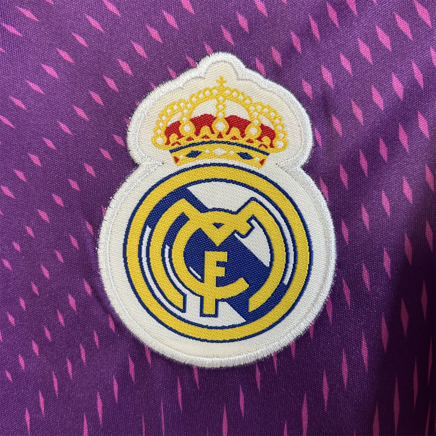 AlphaJersey-Real Madrid 25-26 Purple Goalkeeper Jersey - Fans Version