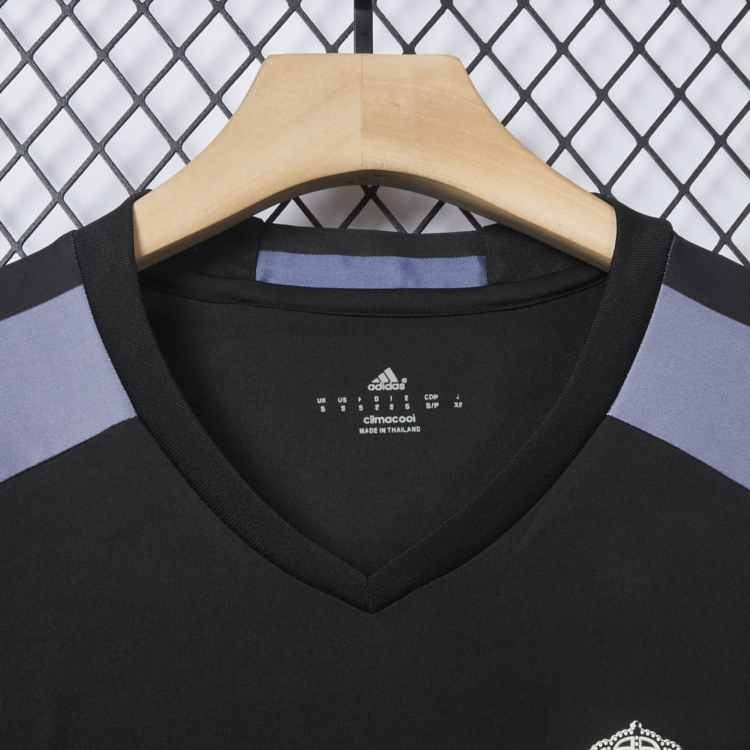 AlphaJersey-Retro Real Madrid 16-17 Third Jersey