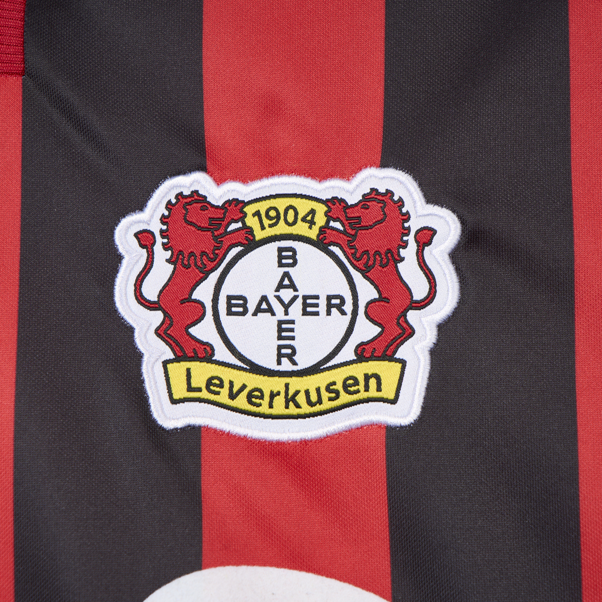 AlphaJersey-Retro Bayer 04 Leverkusen 2001-02 Home Jersey