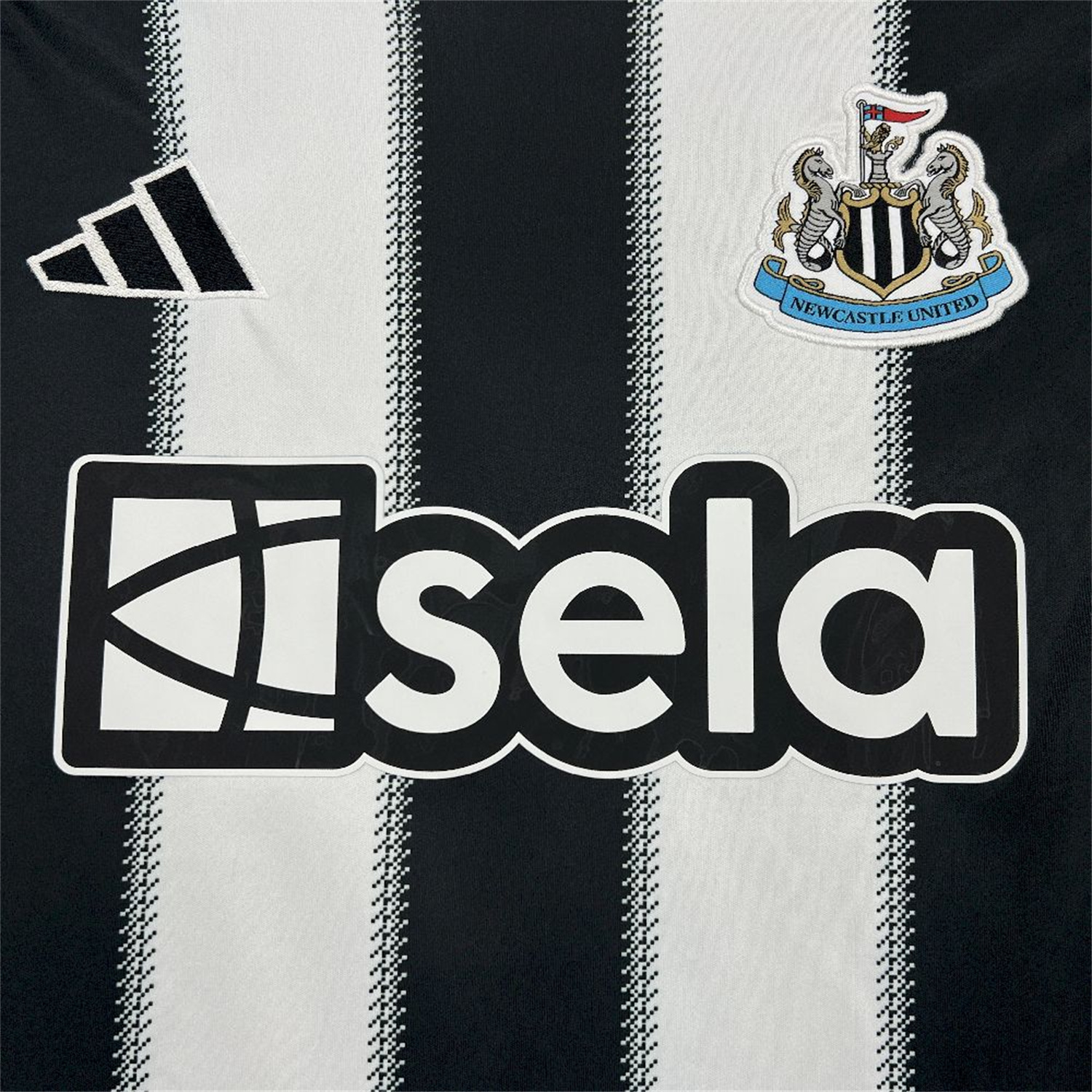 AlphaJersey-Newcastle United 25-26 Home Long Sleeves Jersey - Fans Version