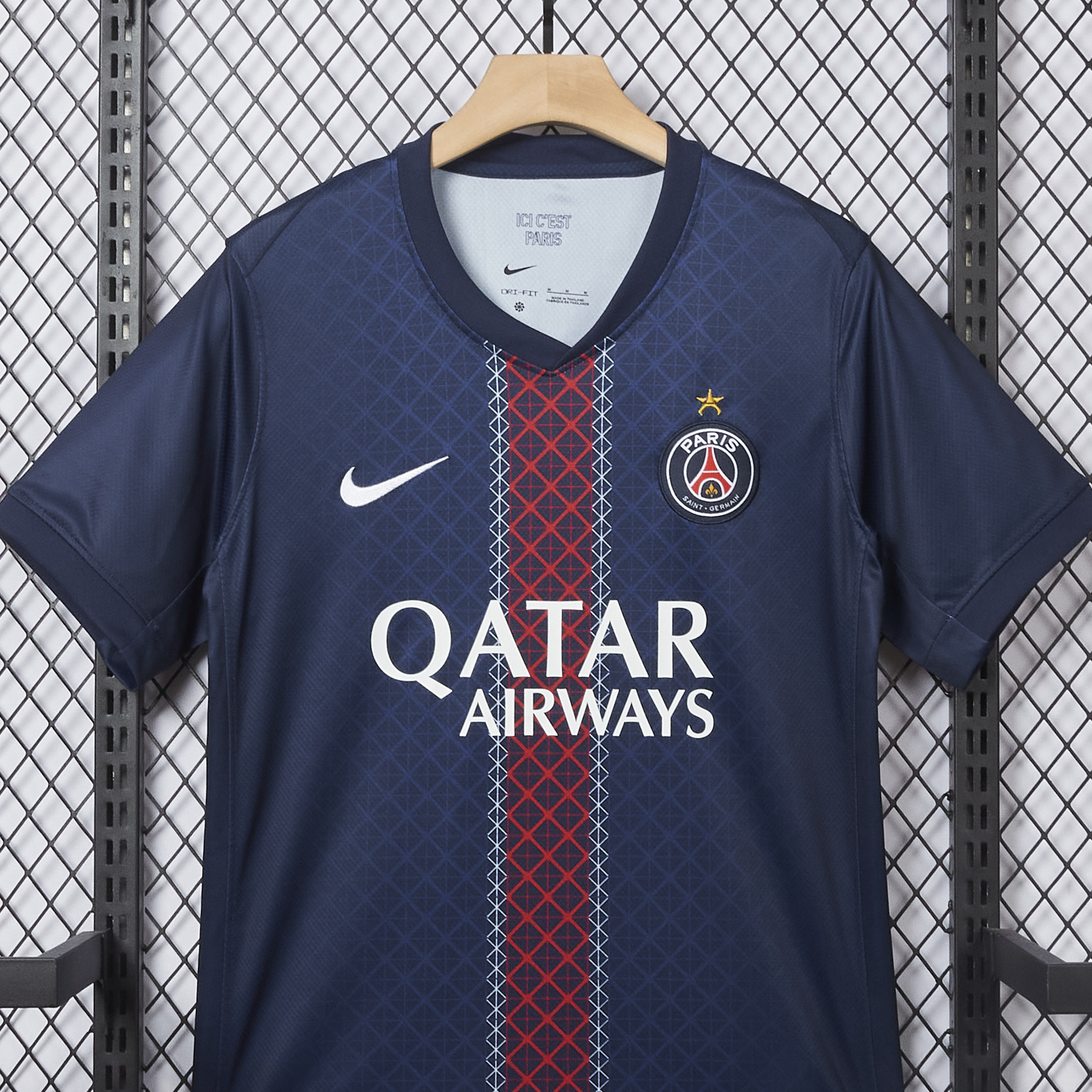 AlphaJersey-Paris Saint-Germain PSG 2025 Champions League Eiffel Tower Star Jersey - Fans Version