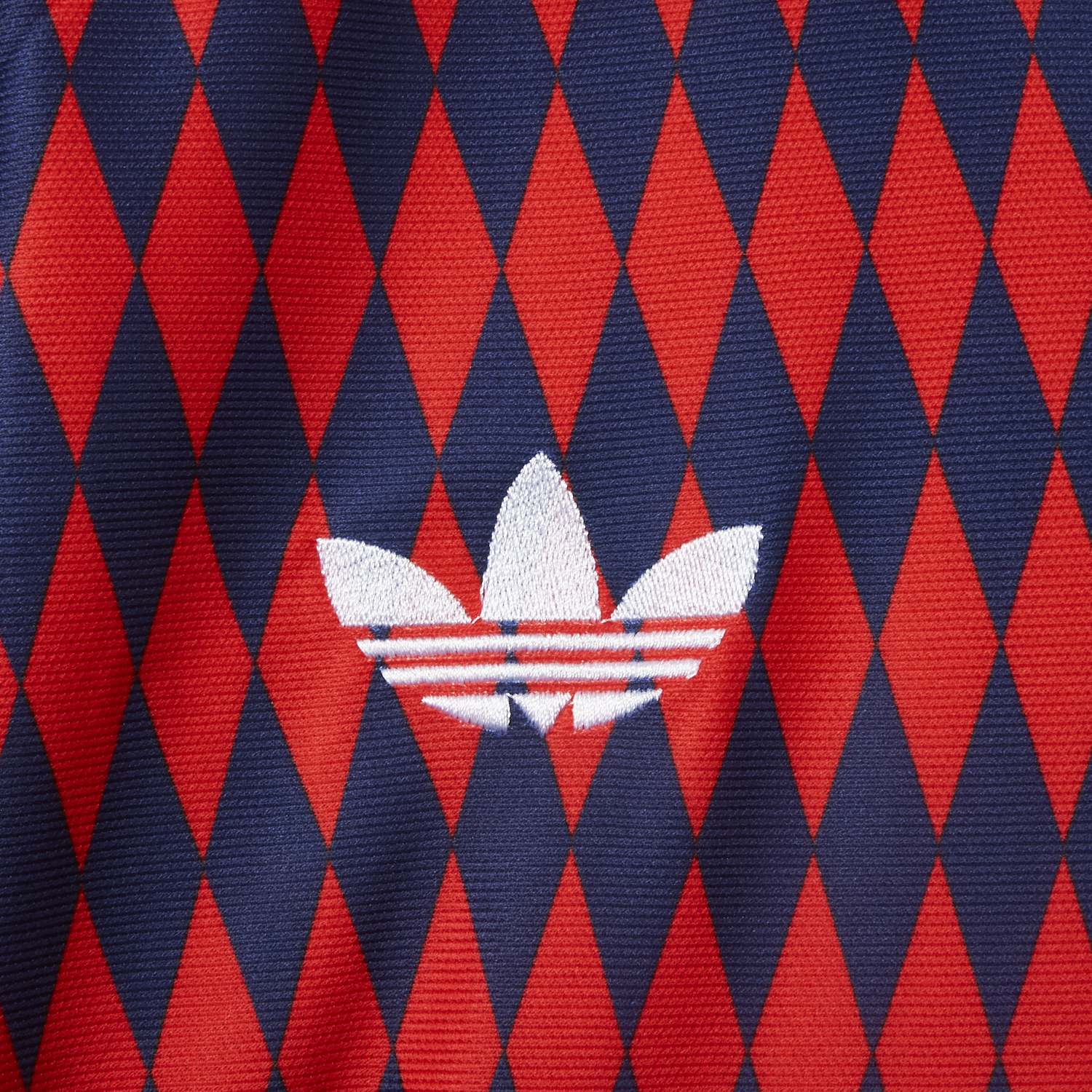 AlphaJersey-Bayern Munich 25-26 Trefoil Retro Style Red And Deep Blue Jersey - Fans Version