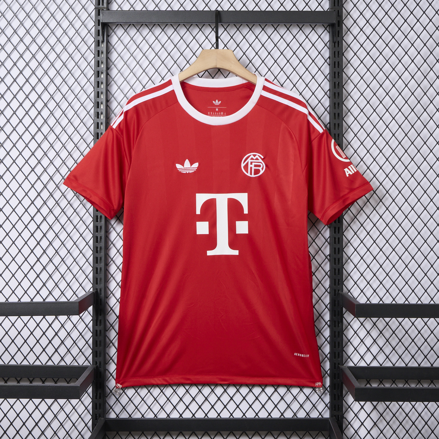 AlphaJersey-Bayern Munich 25-26 Red Trefoil Goalkeeper Jersey - Fans Version
