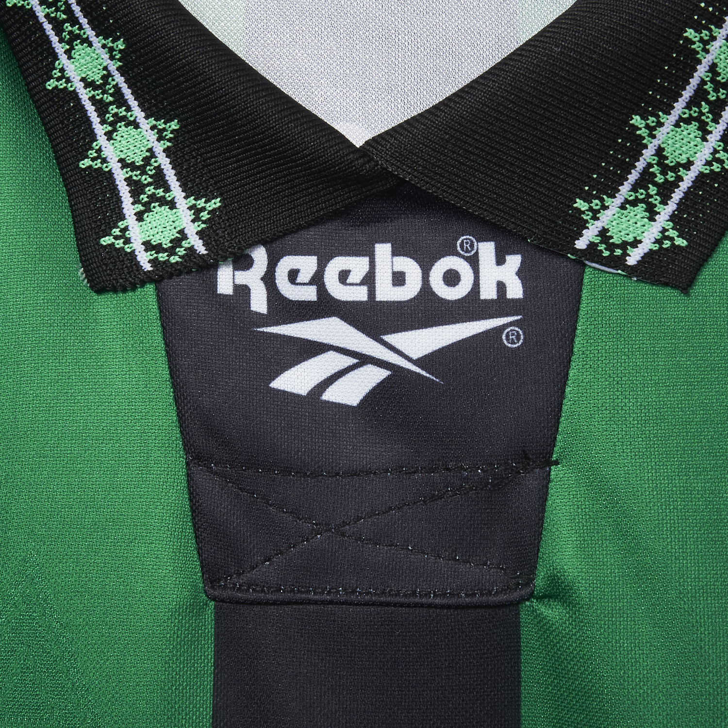 AlphaJersey-Retro Borussia Mönchengladbach 1995-96 Away Jersey