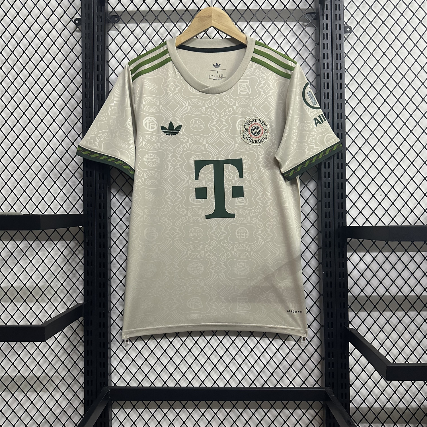 AlphaJersey-Bayern Munich 25-26 Oktoberfest Jersey - Fans Version