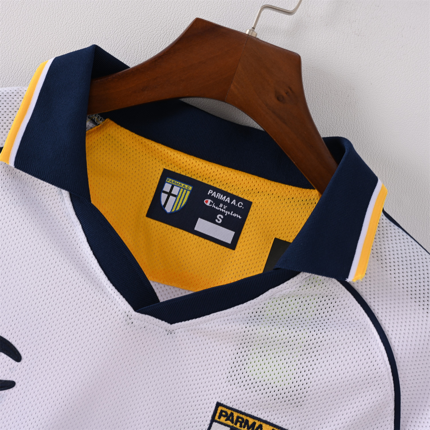 AlphaJersey-Retro Parma 2003-04 Away Jersey - Fans Version