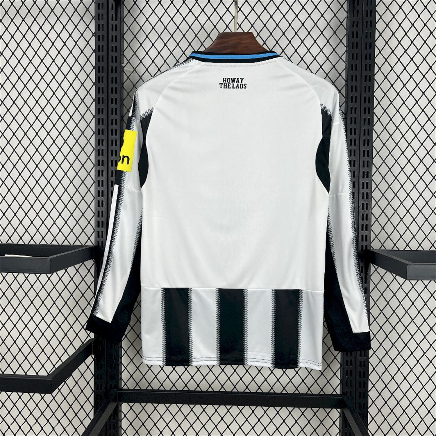 AlphaJersey-Newcastle United 25-26 Home Long Sleeves Jersey - Fans Version