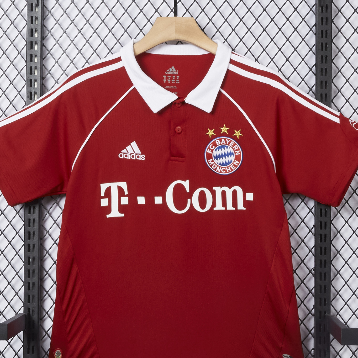 AlphaJersey-Retro Bayern Munich 2006-07 Home Jersey