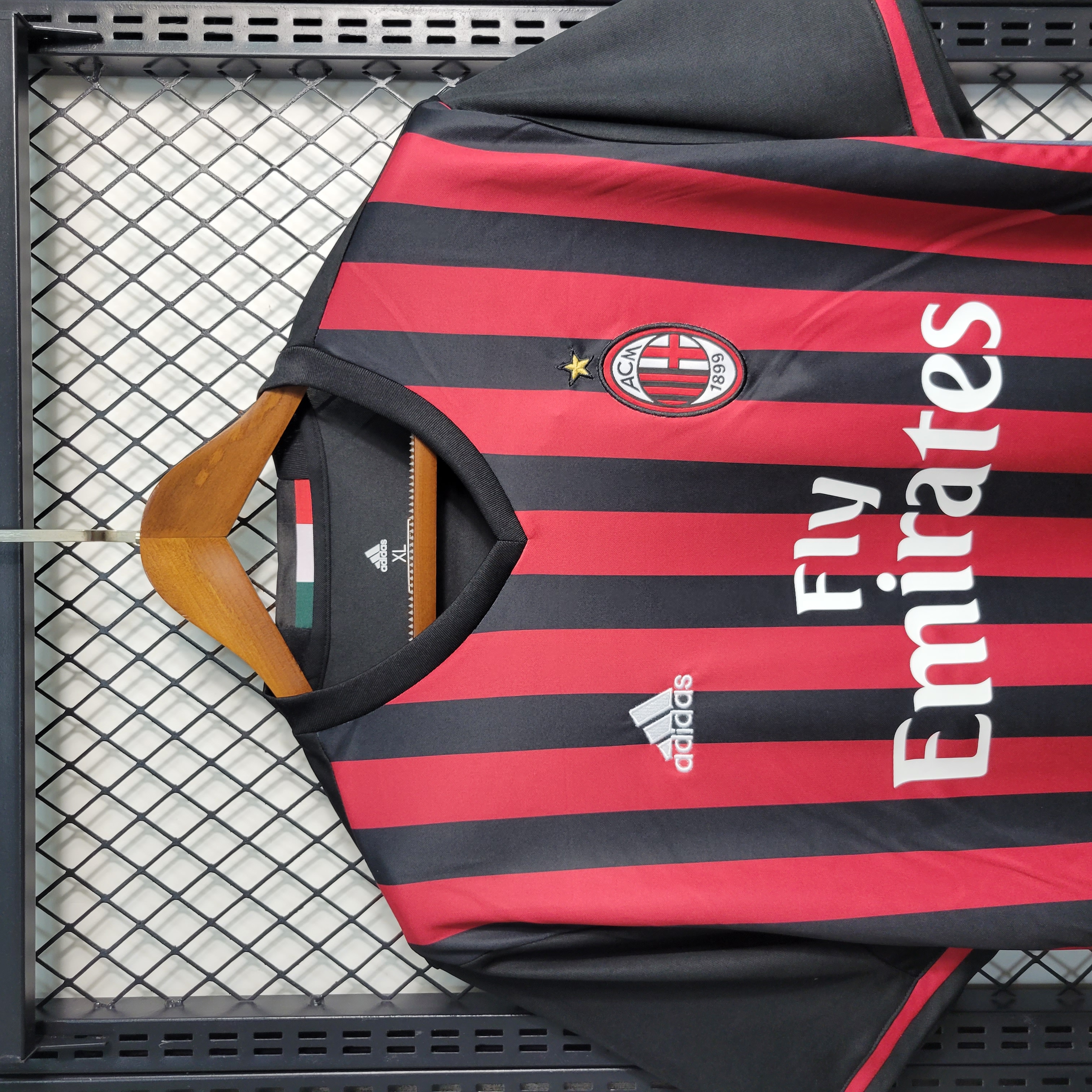 AlphaJersey-Retro AC Milan 2016-17 Home Stadium Jersey