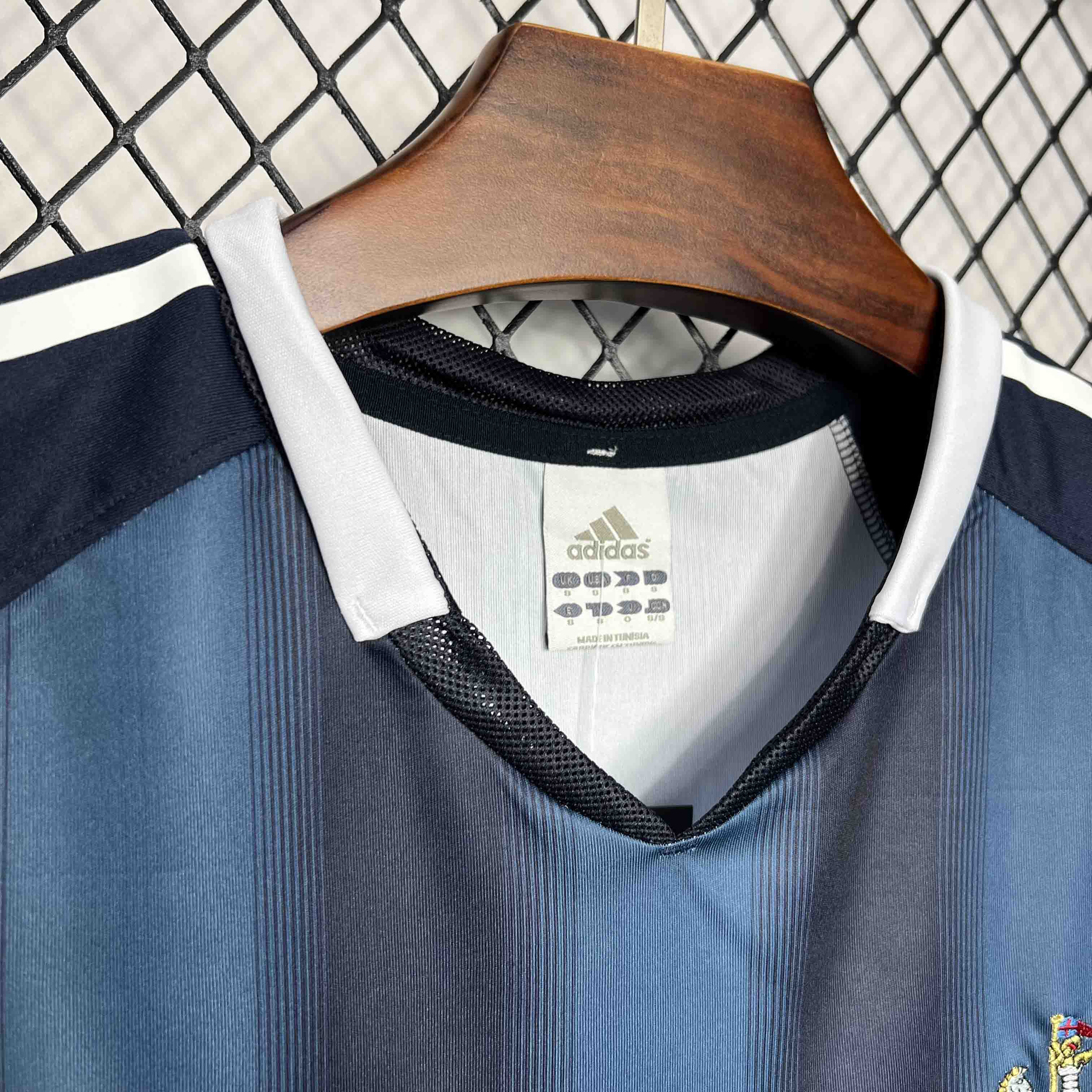 AlphaJersey-Retro Newcastle United 2004-05 Away Jersey