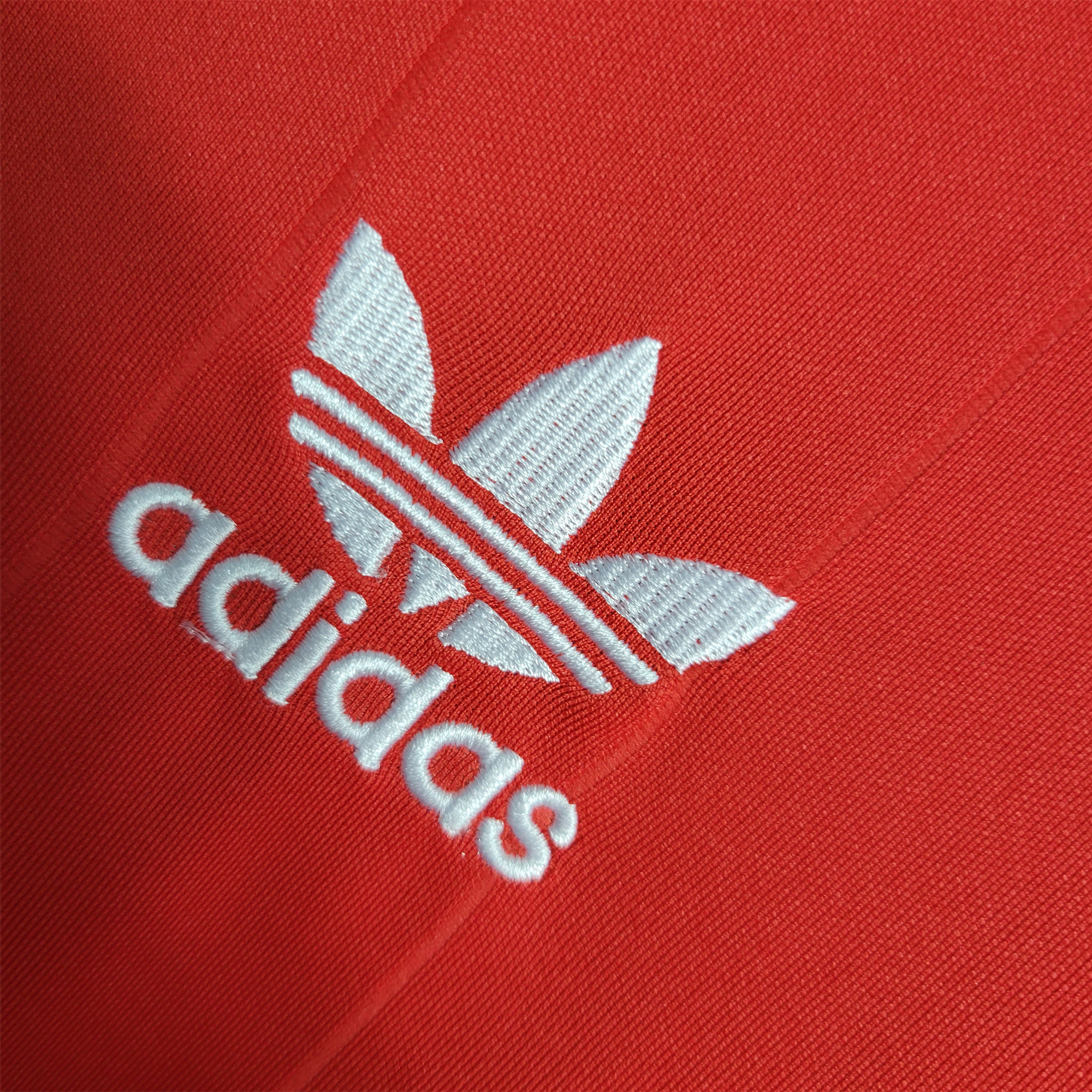 AlphaJersey-Retro Manchester United 83-84 Home Stadium Jersey