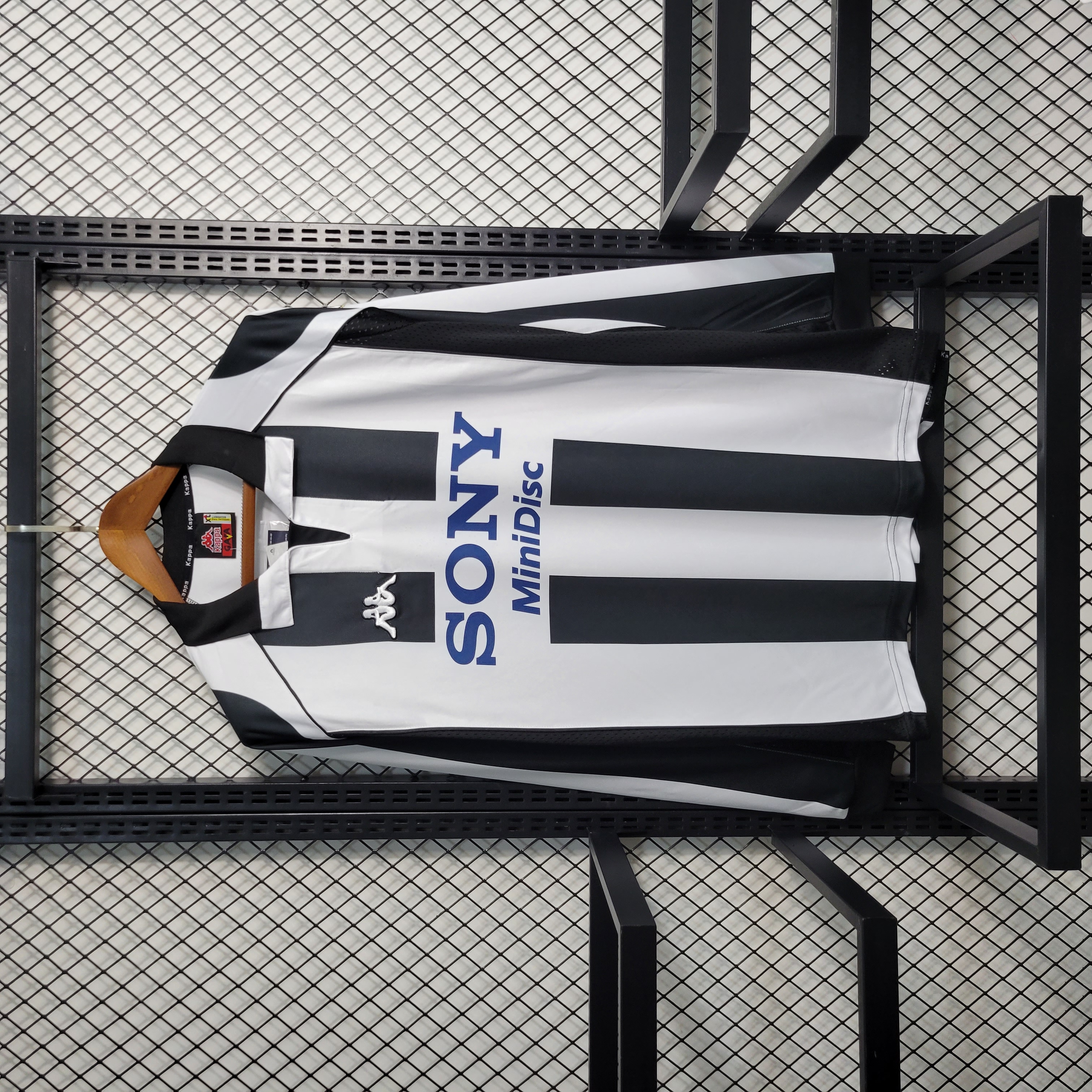 AlphaJersey-Retro Juventus 1997-98 Home Stadium Long Sleeve Jersey