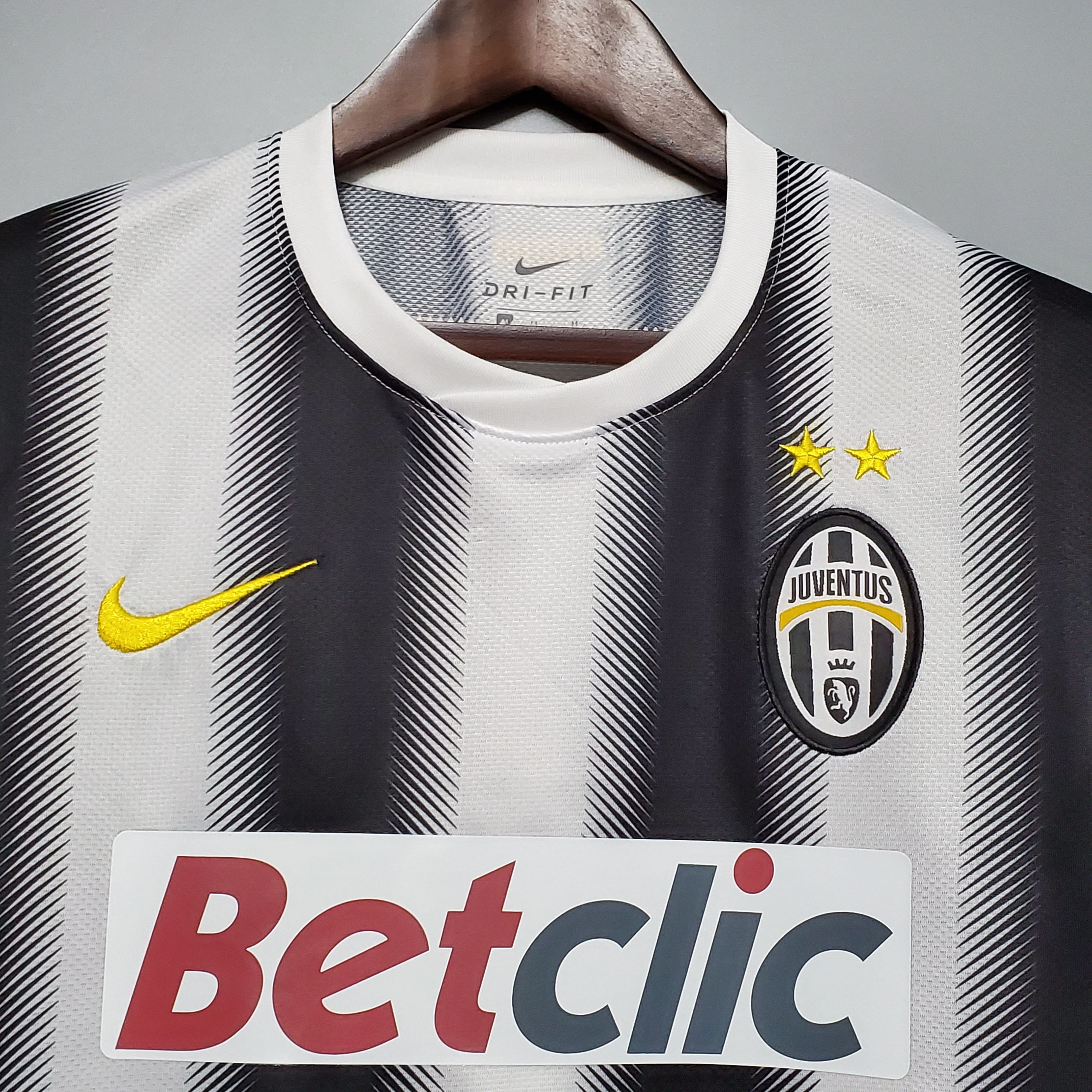 AlphaJersey-Retro Juventus 2011-12 Home Stadium Jersey