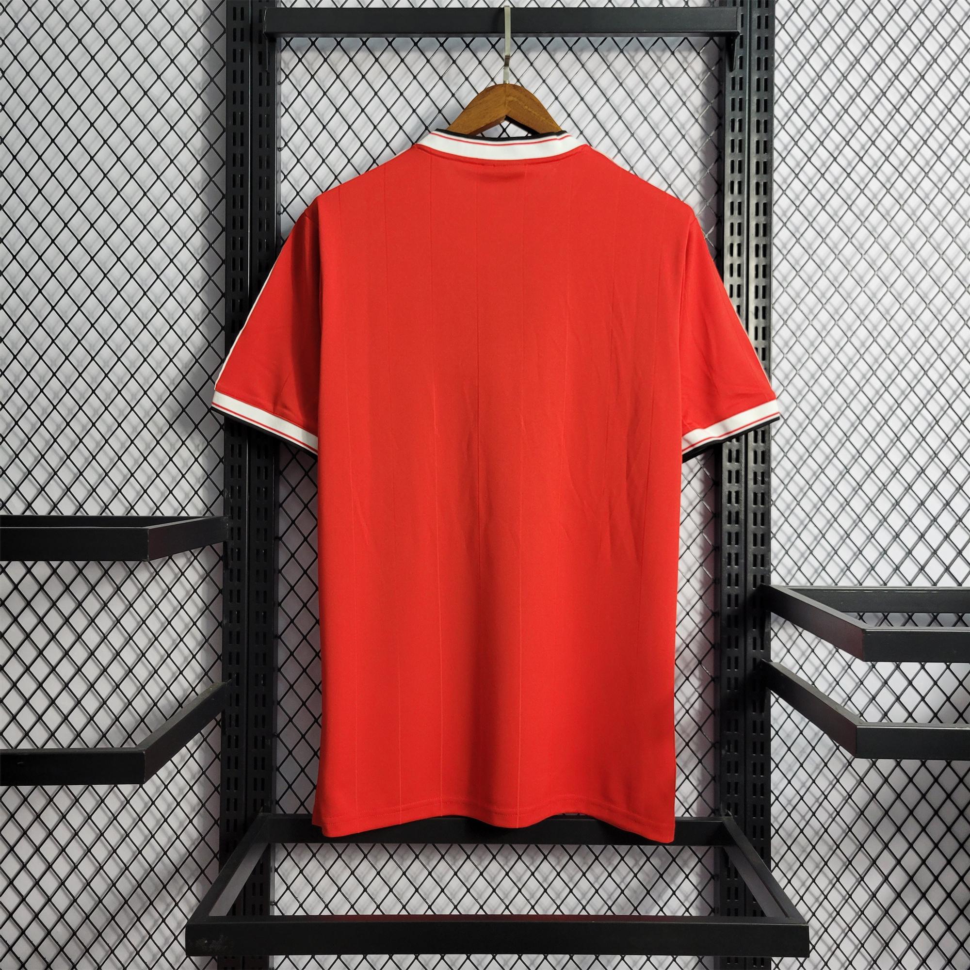 AlphaJersey-Retro Manchester United 83-84 Home Stadium Jersey