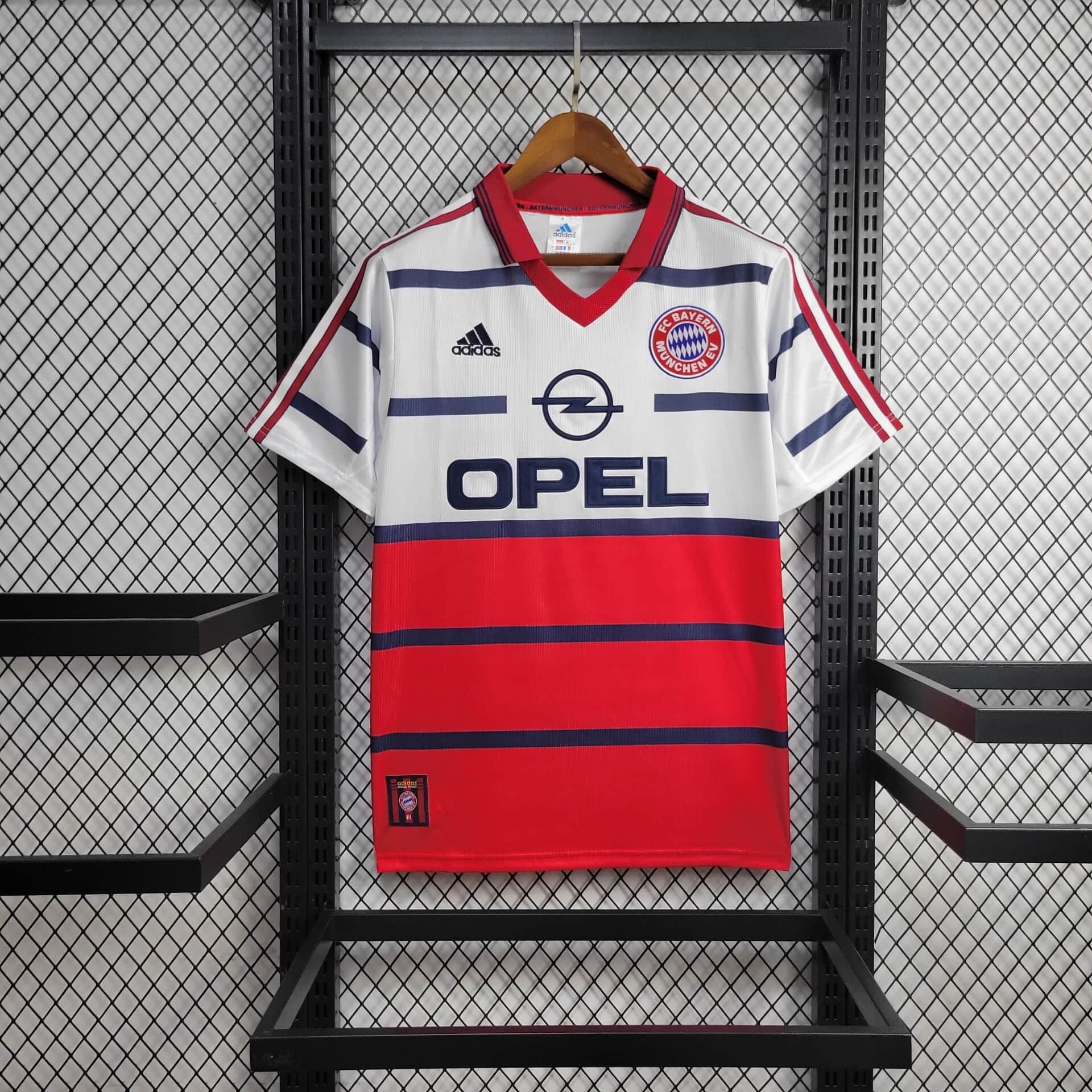 AlphaJersey-Retro Bayern Munich 1998-00 Away Jersey