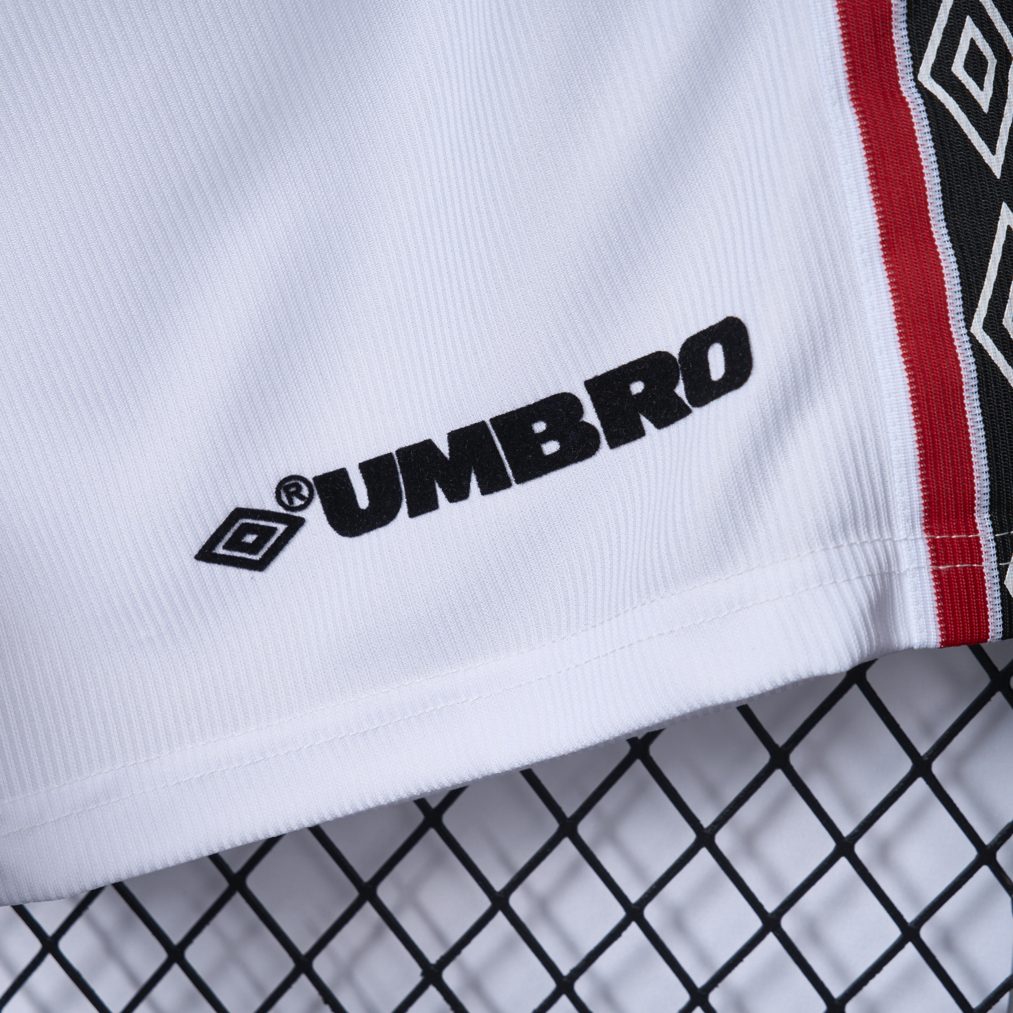 AlphaJersey-Retro Manchester United 1998-99 Home Shorts