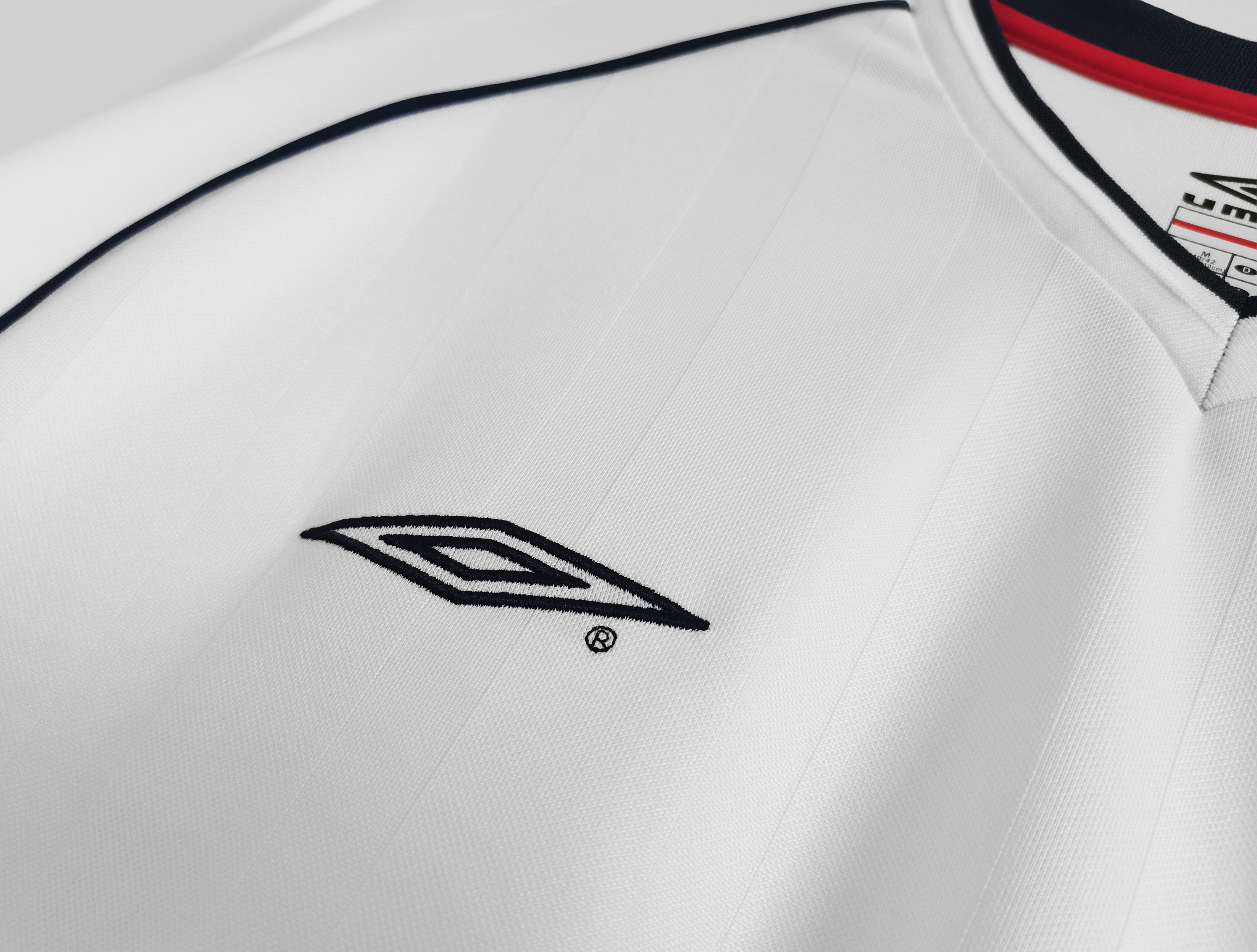 AlphaJersey-Retro England 2002 Home Stadium Long Sleeve Jersey