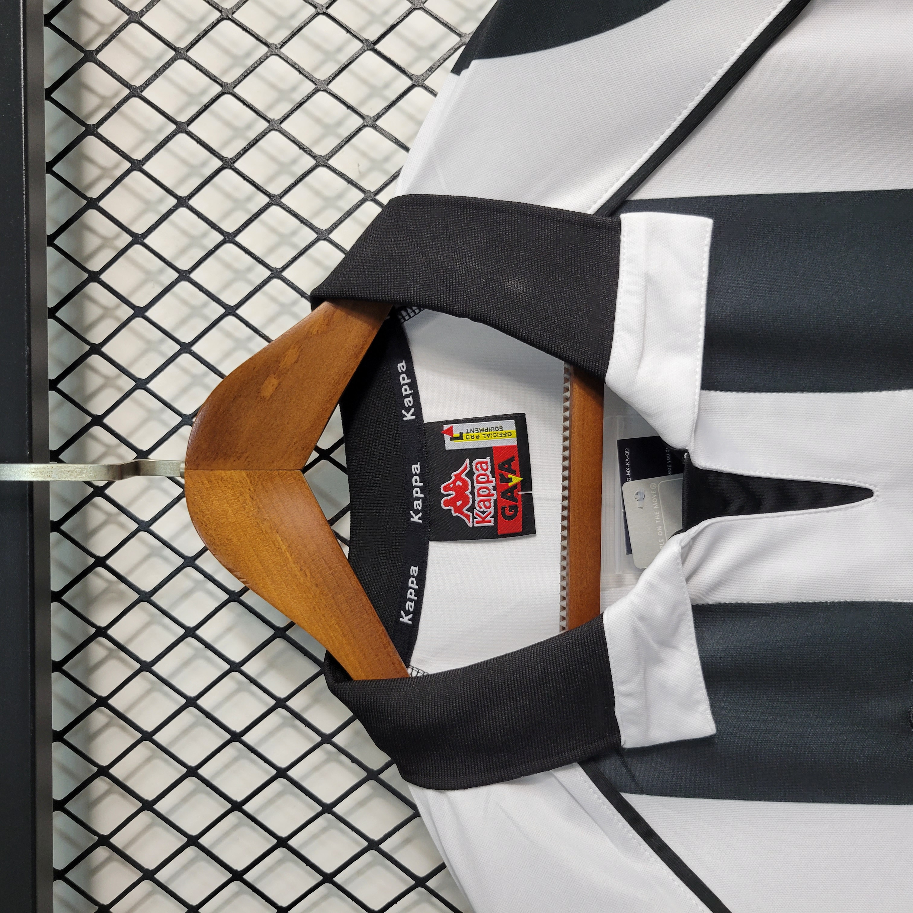 AlphaJersey-Retro Juventus 1997-98 Home Stadium Jersey