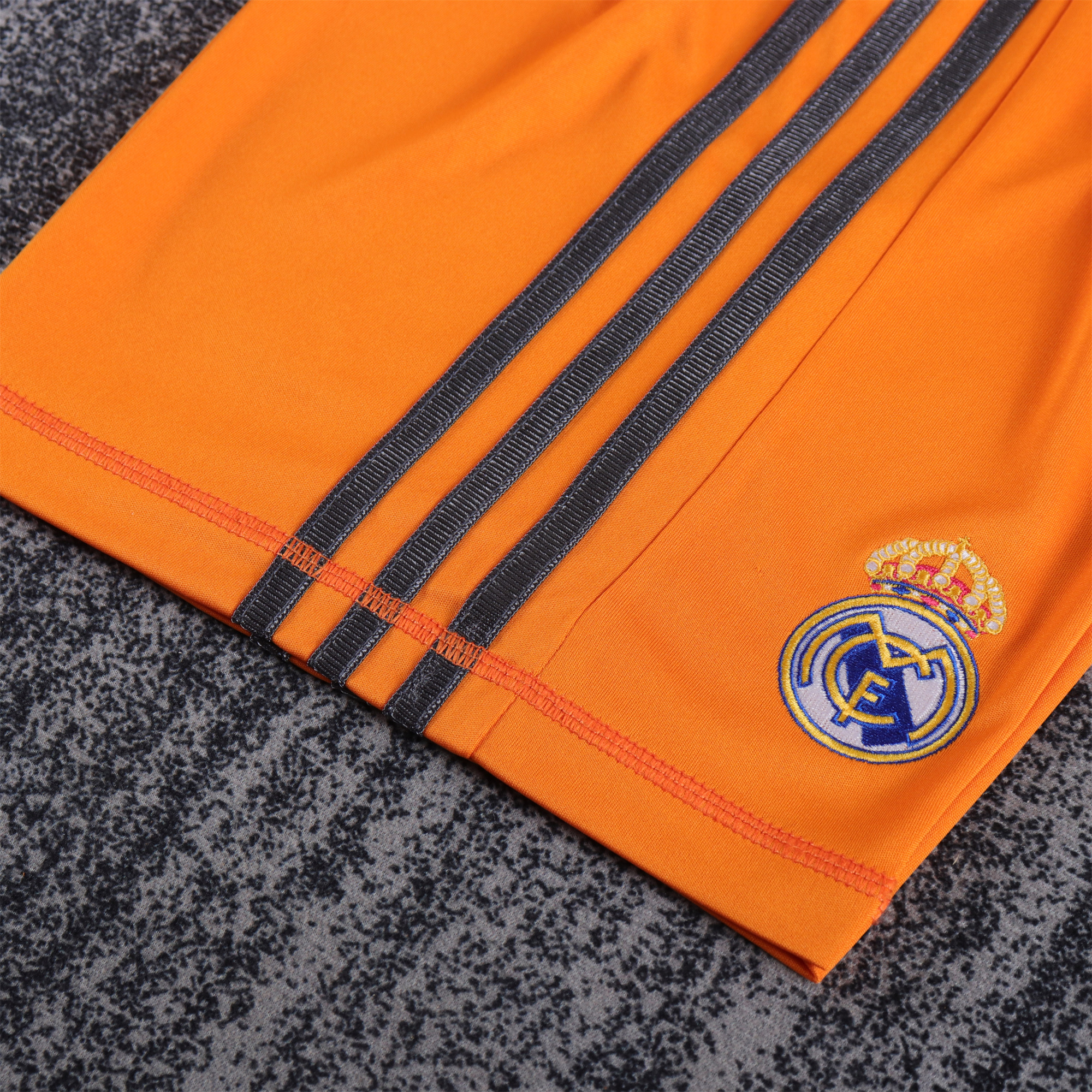 AlphaJersey-Retro Real Madrid 2013-14 Third Kids Kit
