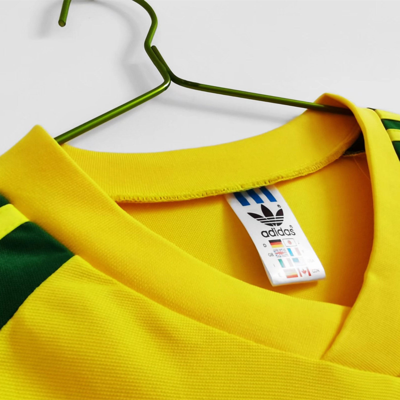 AlphaJersey-Retro Wales 1982 Away Stadium Jersey