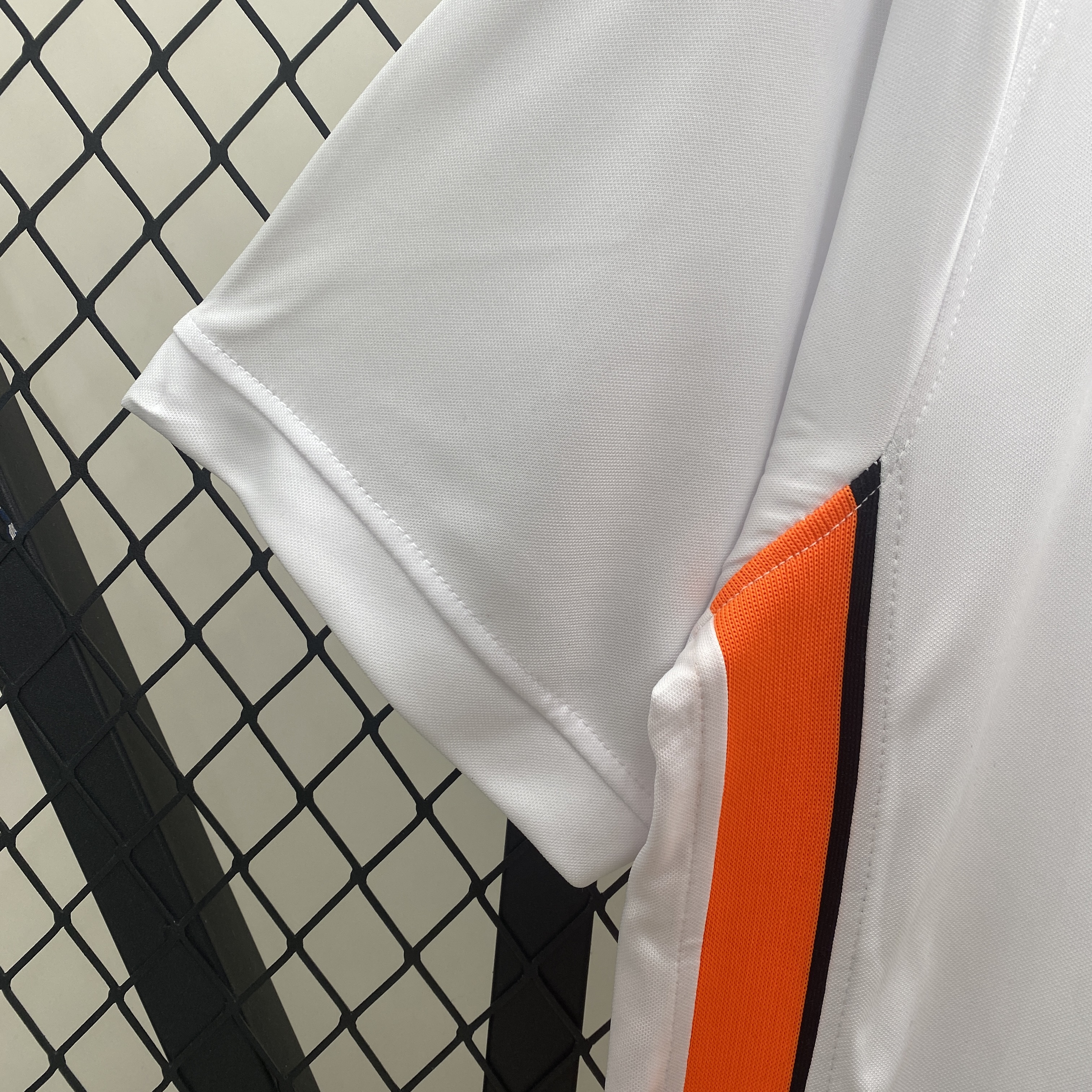 AlphaJersey-Retro Valencia 2006-07 Home Jersey