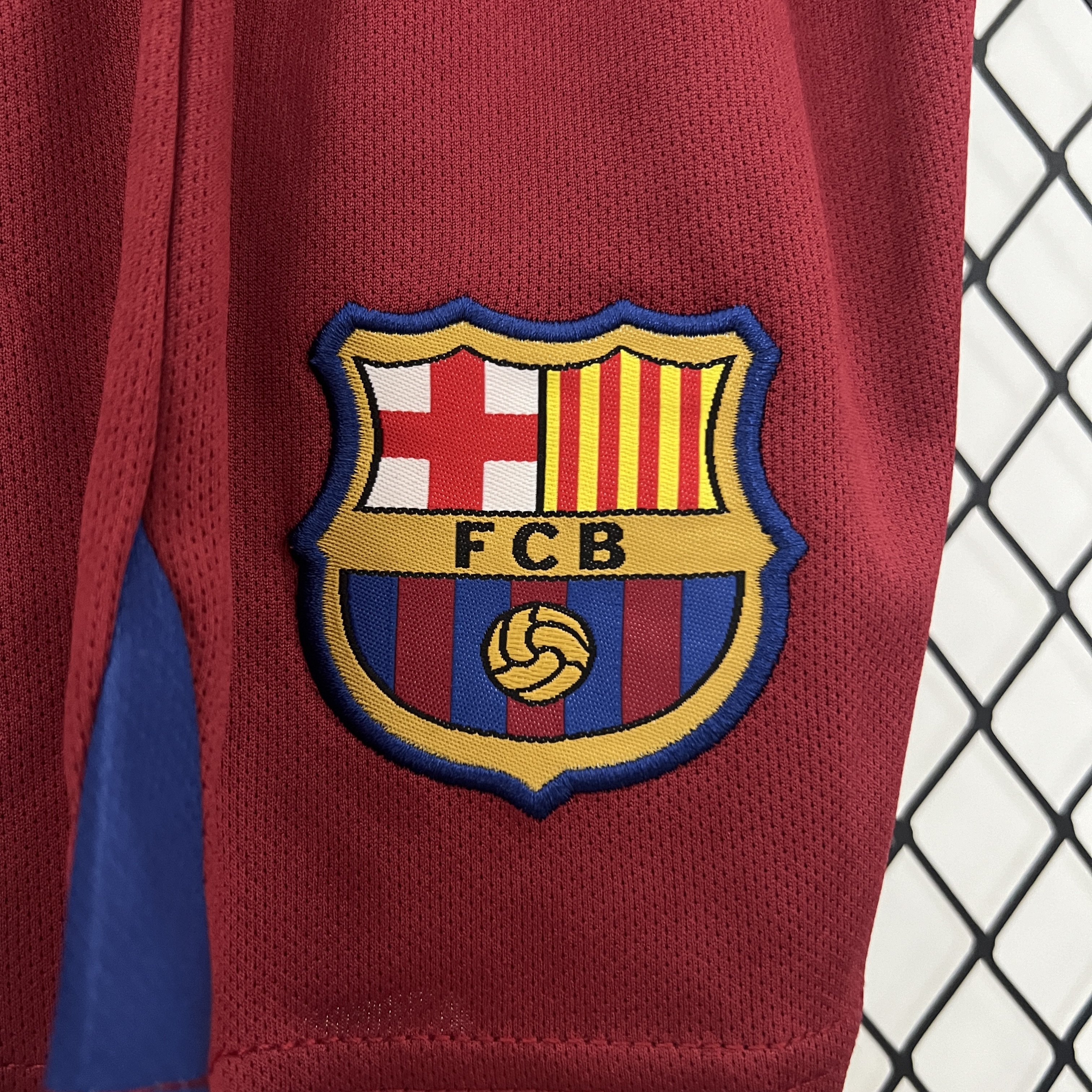 AlphaJersey-Retro Barcelona 2005-06 Home Stadium Kids Kit