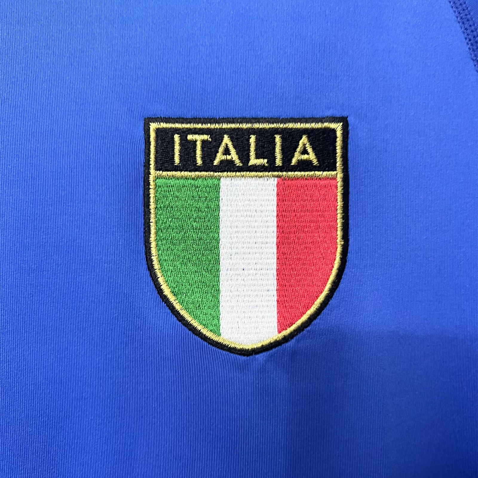 AlphaJersey-Retro Italy 2000 Home Stadium Jersey