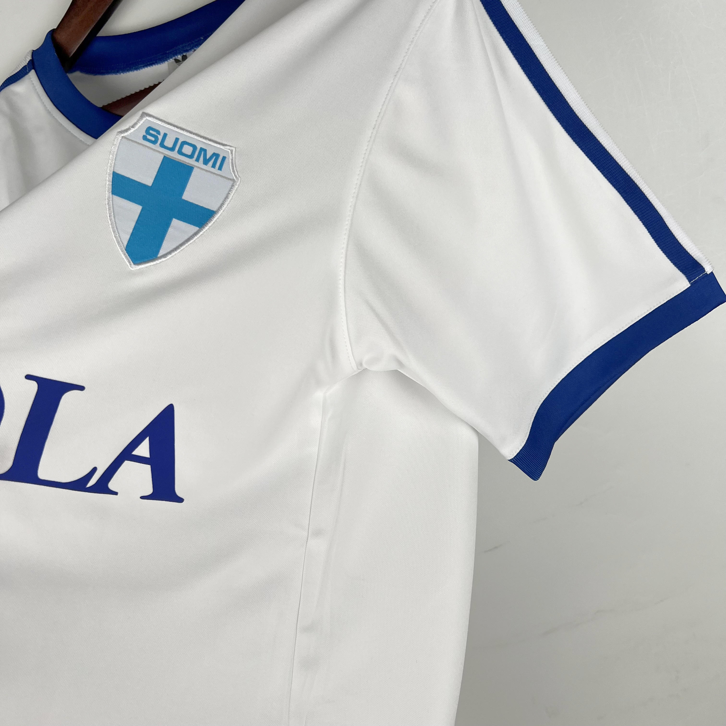 AlphaJersey-Retro Finland 1982 Home Stadium Jersey
