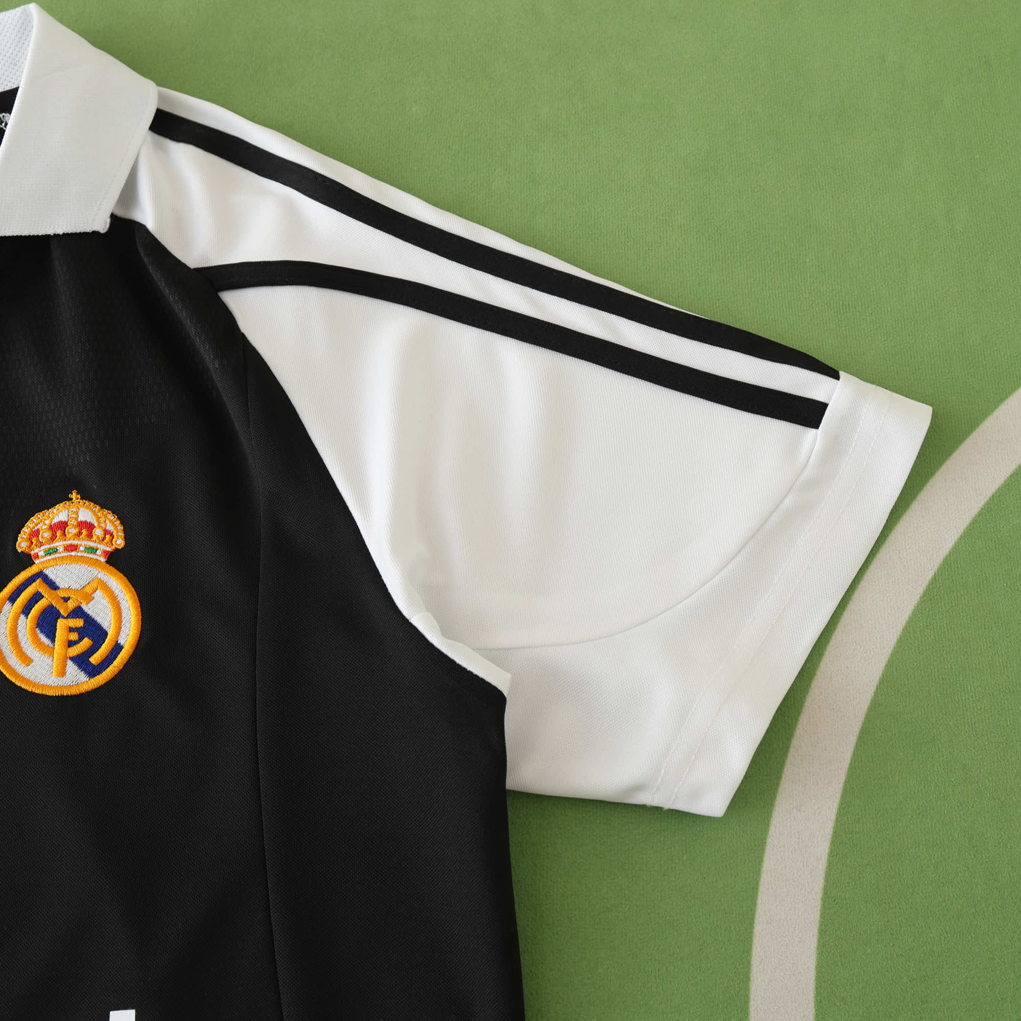 AlphaJersey-Retro Real Madrid 2001-02 Away Jersey