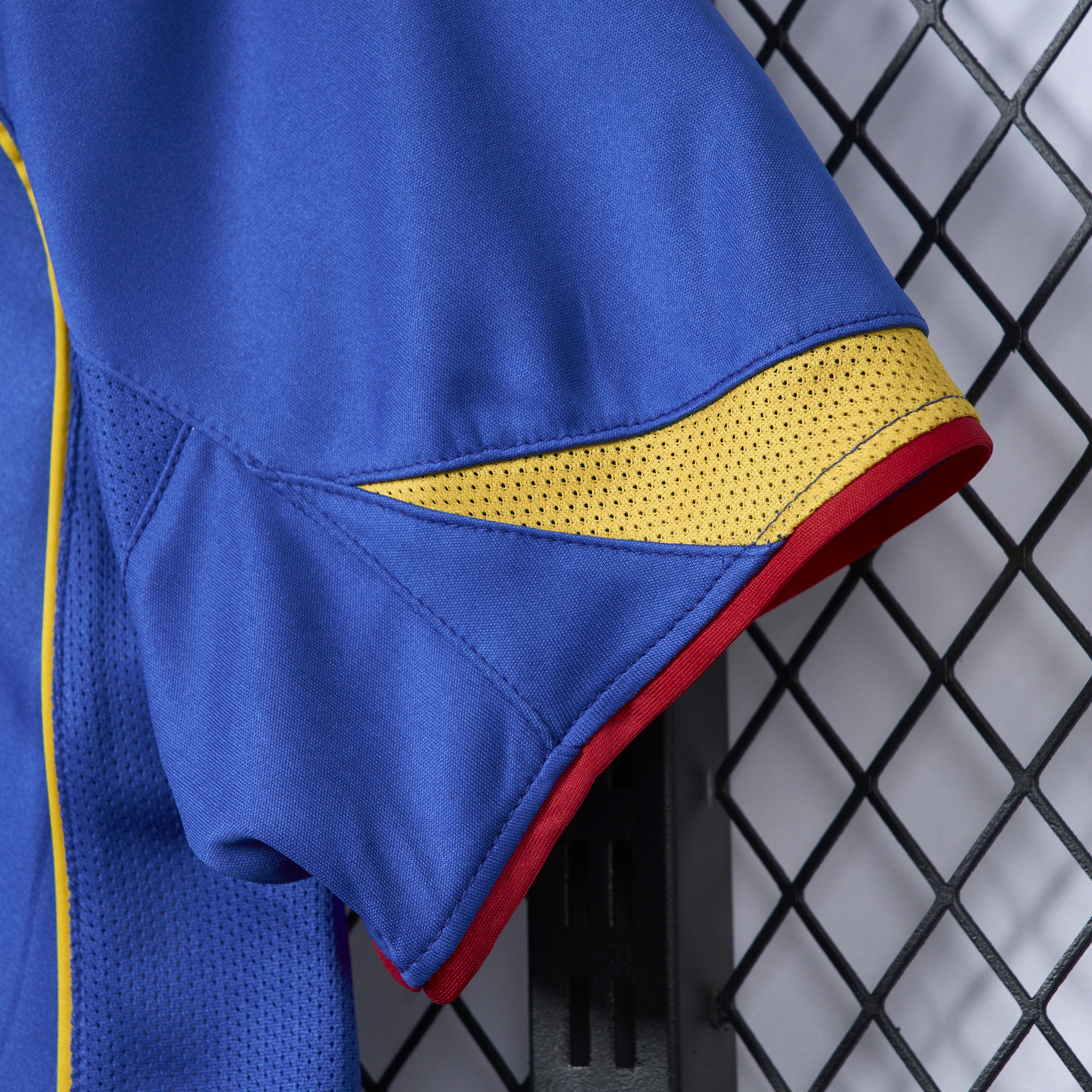 AlphaJersey-Retro Arsenal 2004-05 Away Stadium Jersey