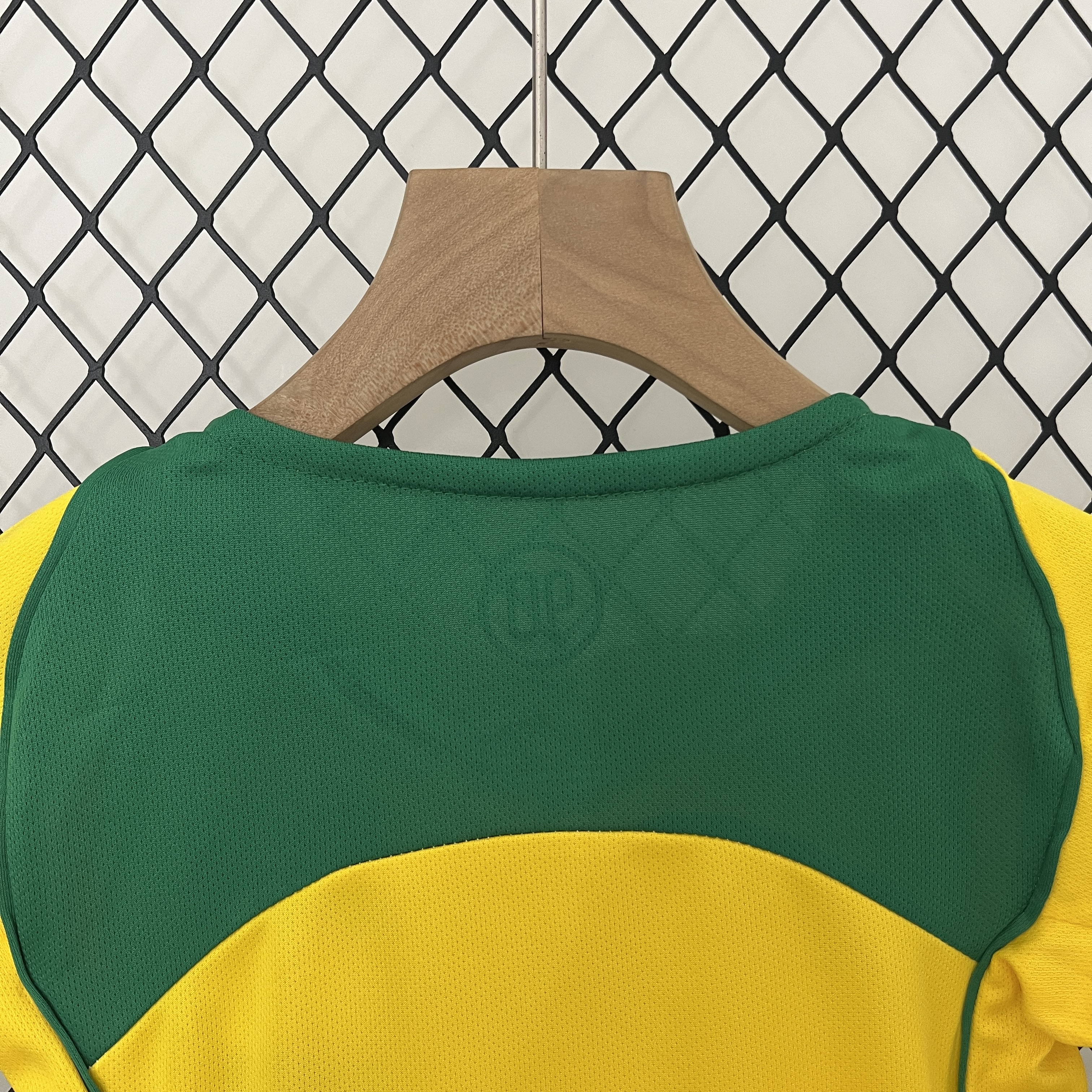 AlphaJersey-Retro Brazil 2004 Home Stadium Kids Kit