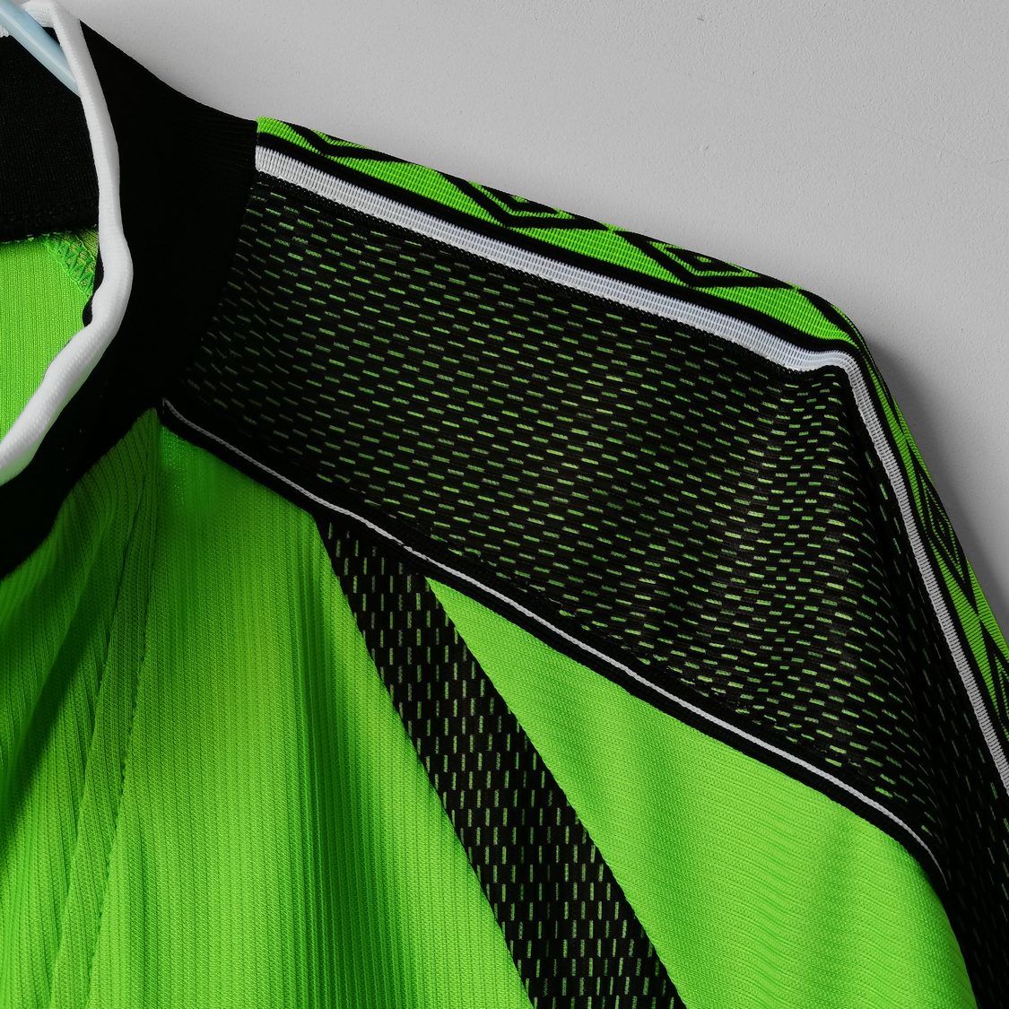 AlphaJersey-Retro Manchester United 98-99 Green Goalkeeper Long Sleeve Jersey